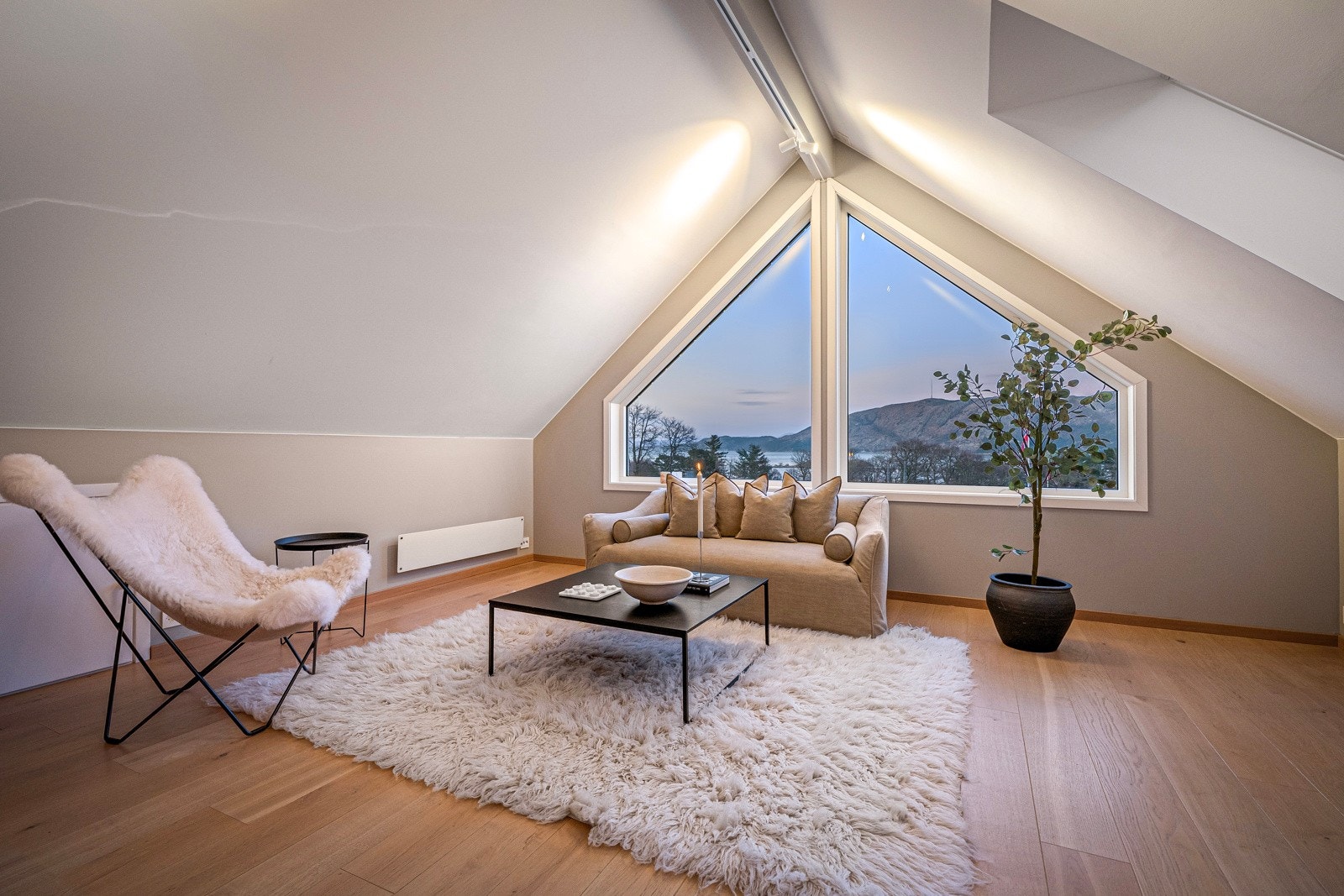 Fra loftstuen har man en nydelig utsikt. Galleribilde