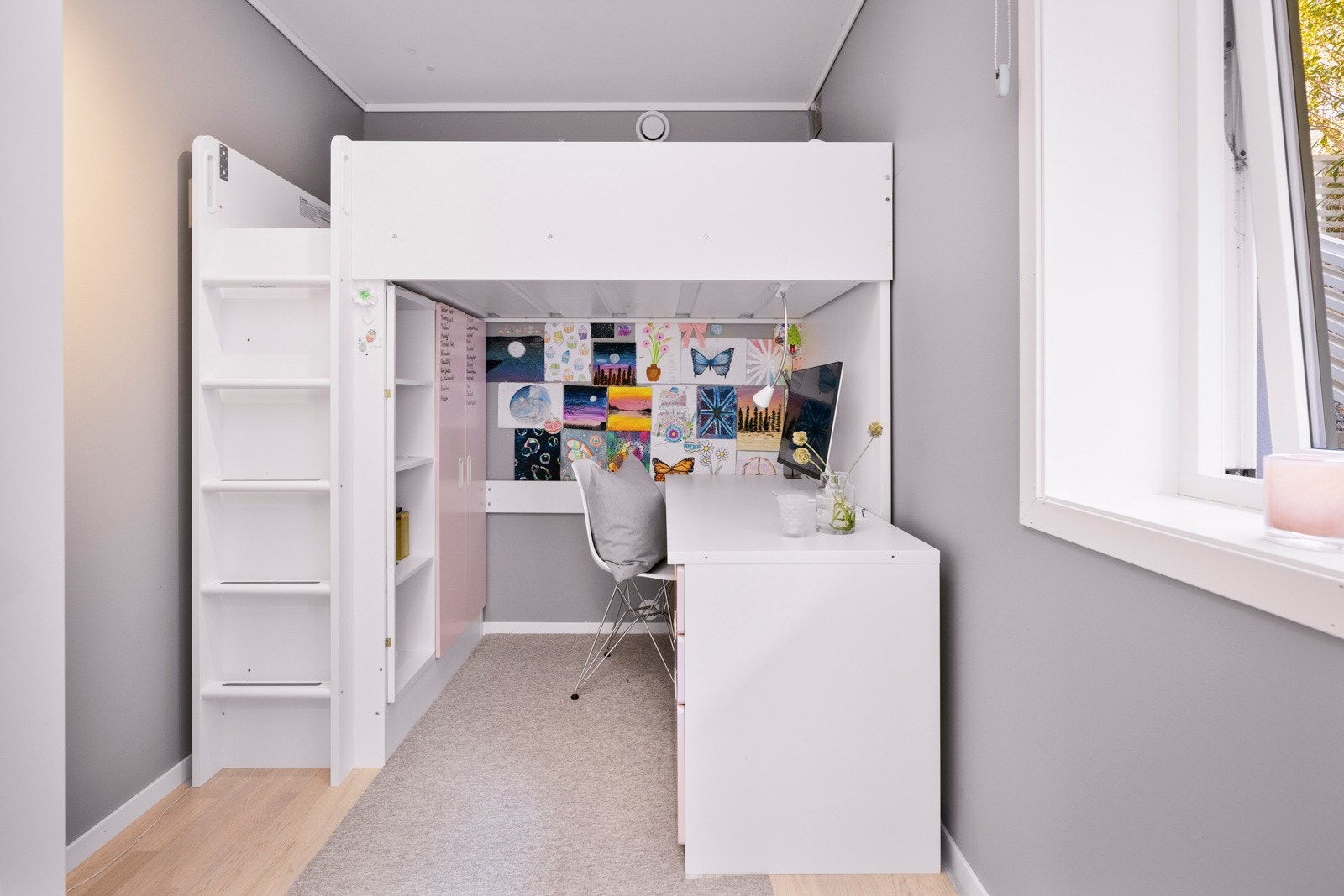 Leiligheten har for øvrig lagringsplass i en innebod. Galleribilde