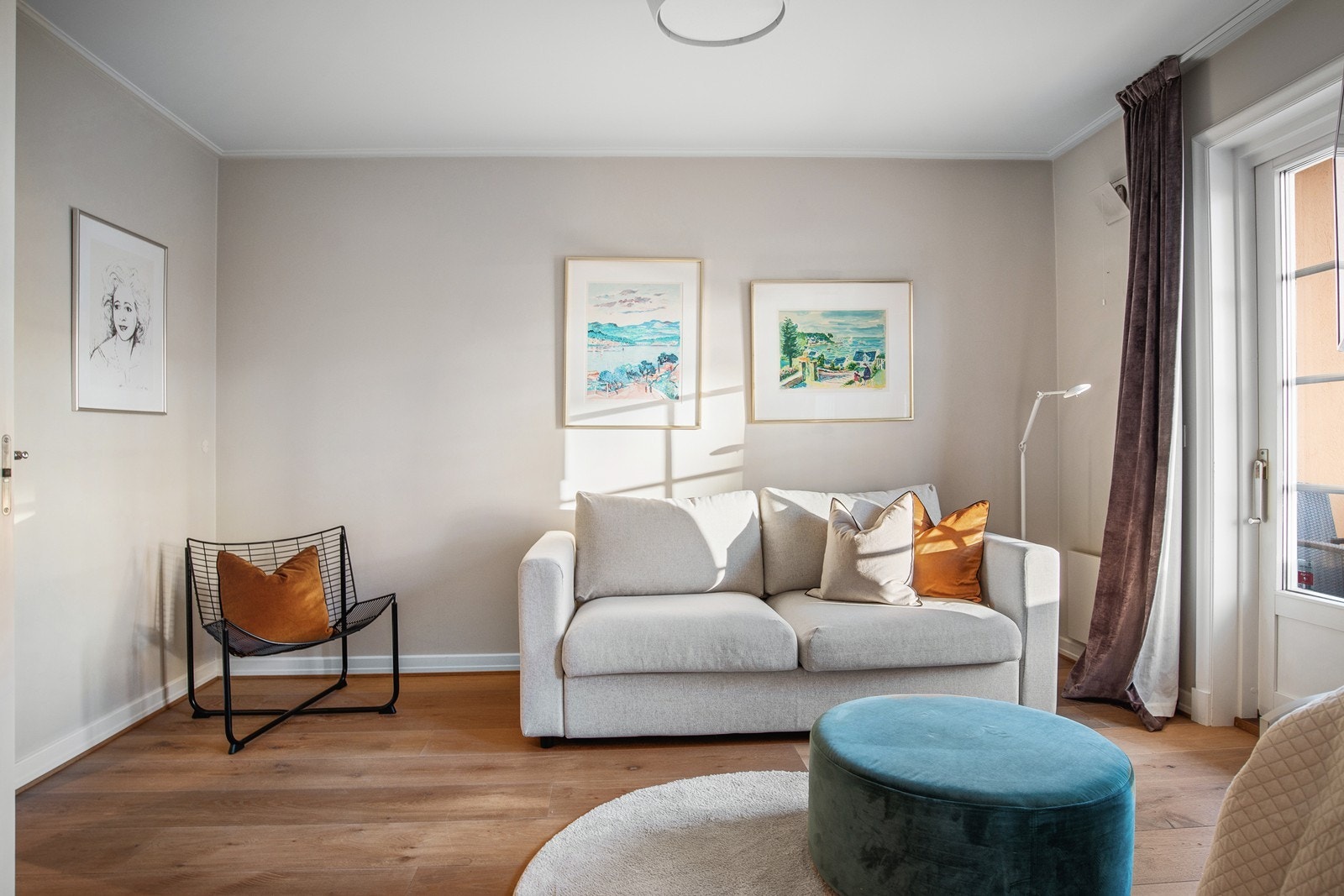 Den andre delen av soverom 2 med utgang til balkong Galleribilde