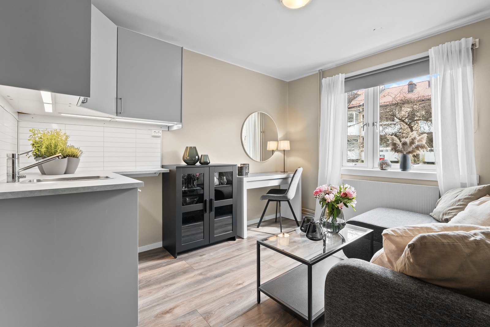 PrivatMegleren Aksept v/ Daniel Svendsen & Agathe Nässelqvist har gleden av å presentere Husebybakken 1B! Galleribilde