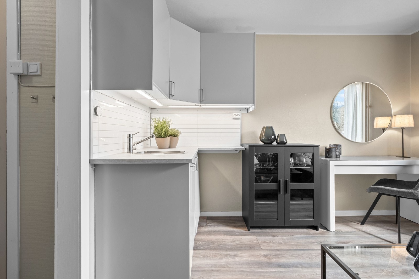 Over- og underskap for rikelig med lagringsplass Galleribilde