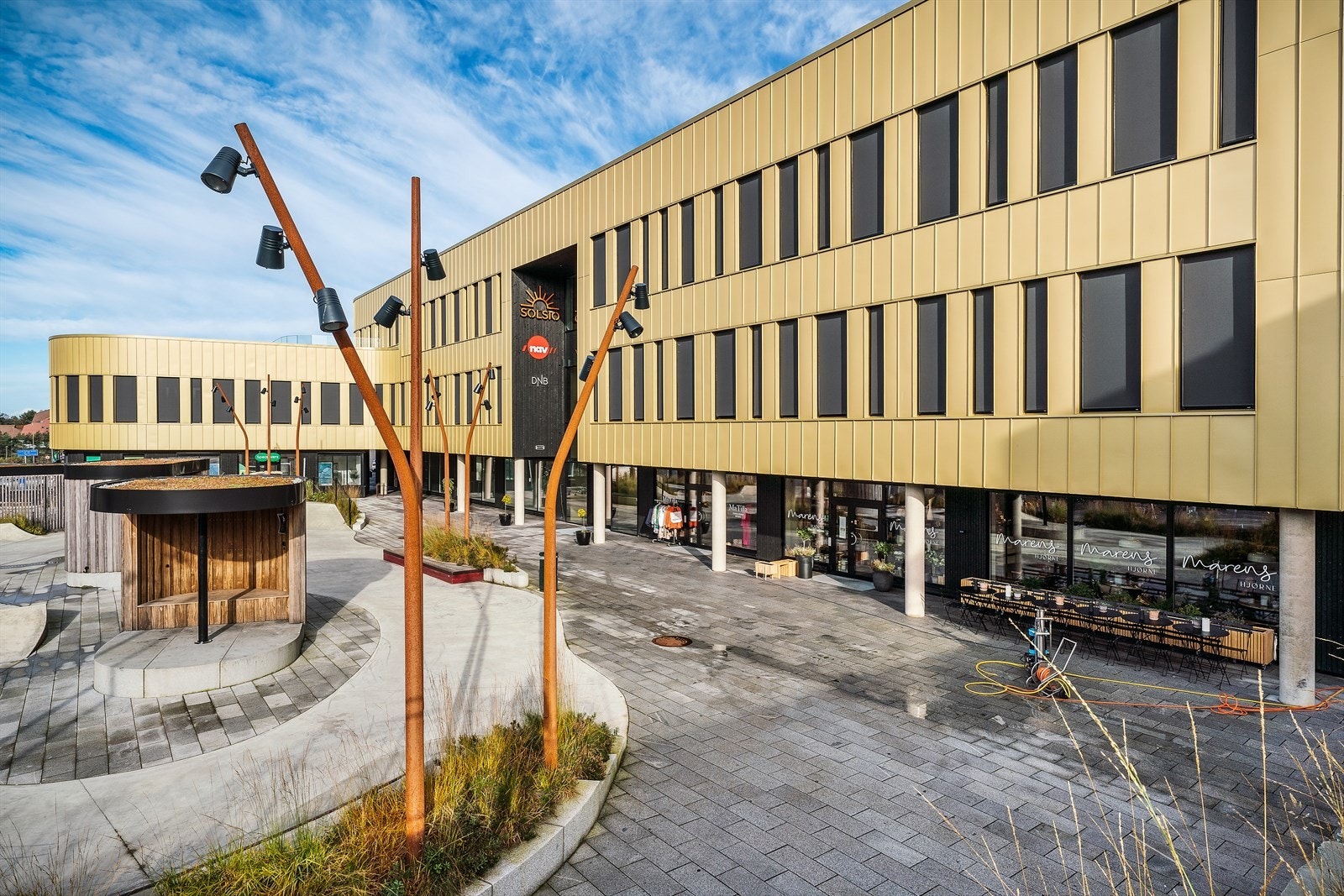 - I fronten av Solsio finner du blant annet en svært trivelig kafè/interiørbutikk - Galleribilde