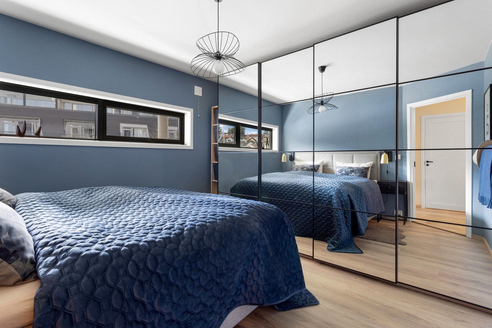 Leiligheten har to soverom. Hovedsoverommet har en meget praktisk skyvedørsgarderobe. Galleribilde