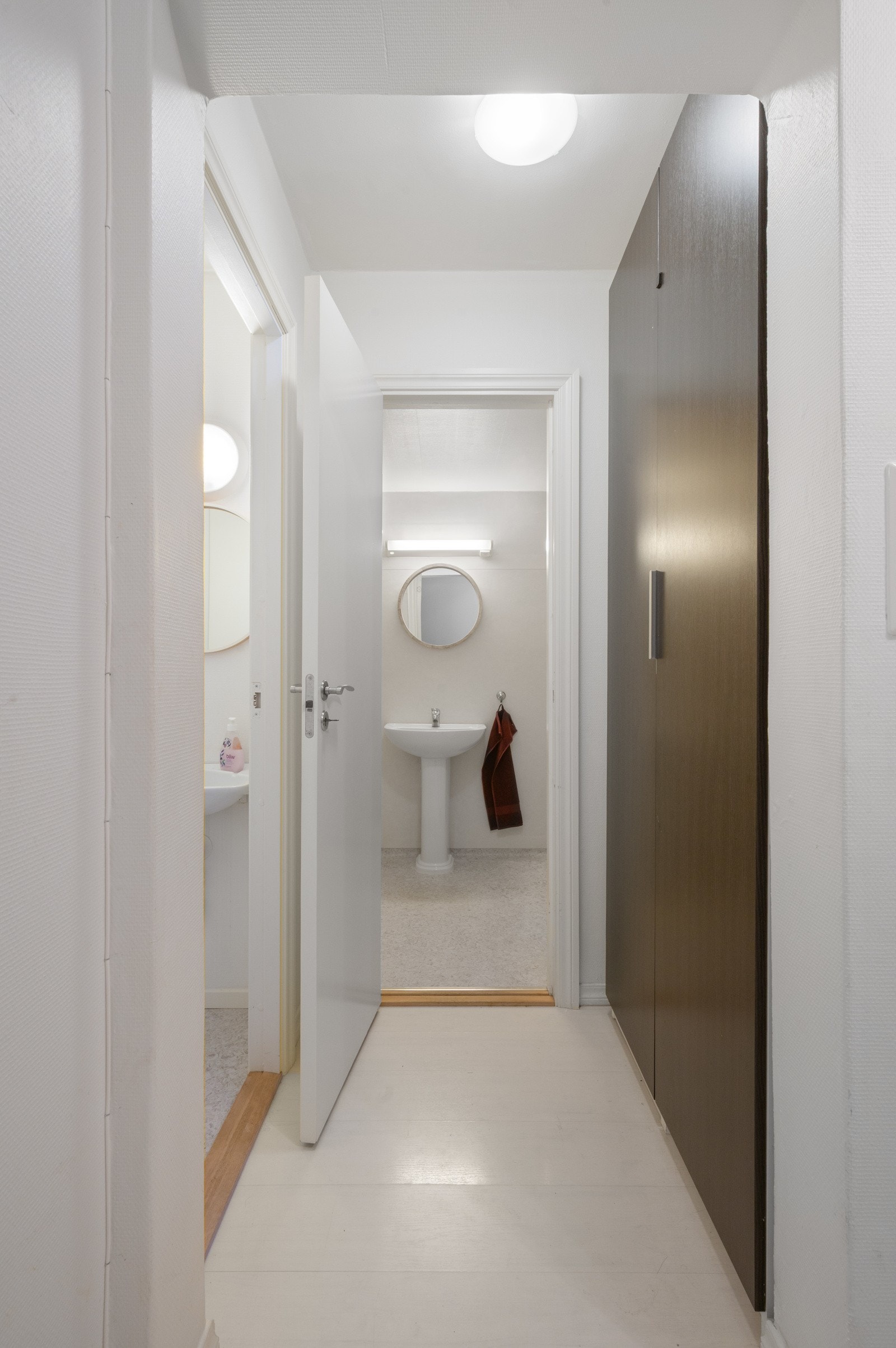 - Leiligheten har både toalettrom og baderom - Galleribilde