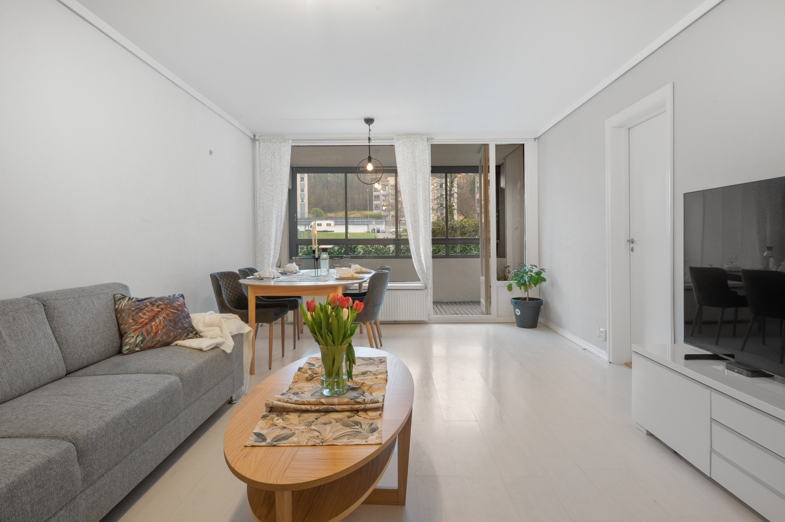 - Velkommen til Loddefjordveien 34! Presentert av PrivatMegleren v/Sunniva Kausland - Galleribilde