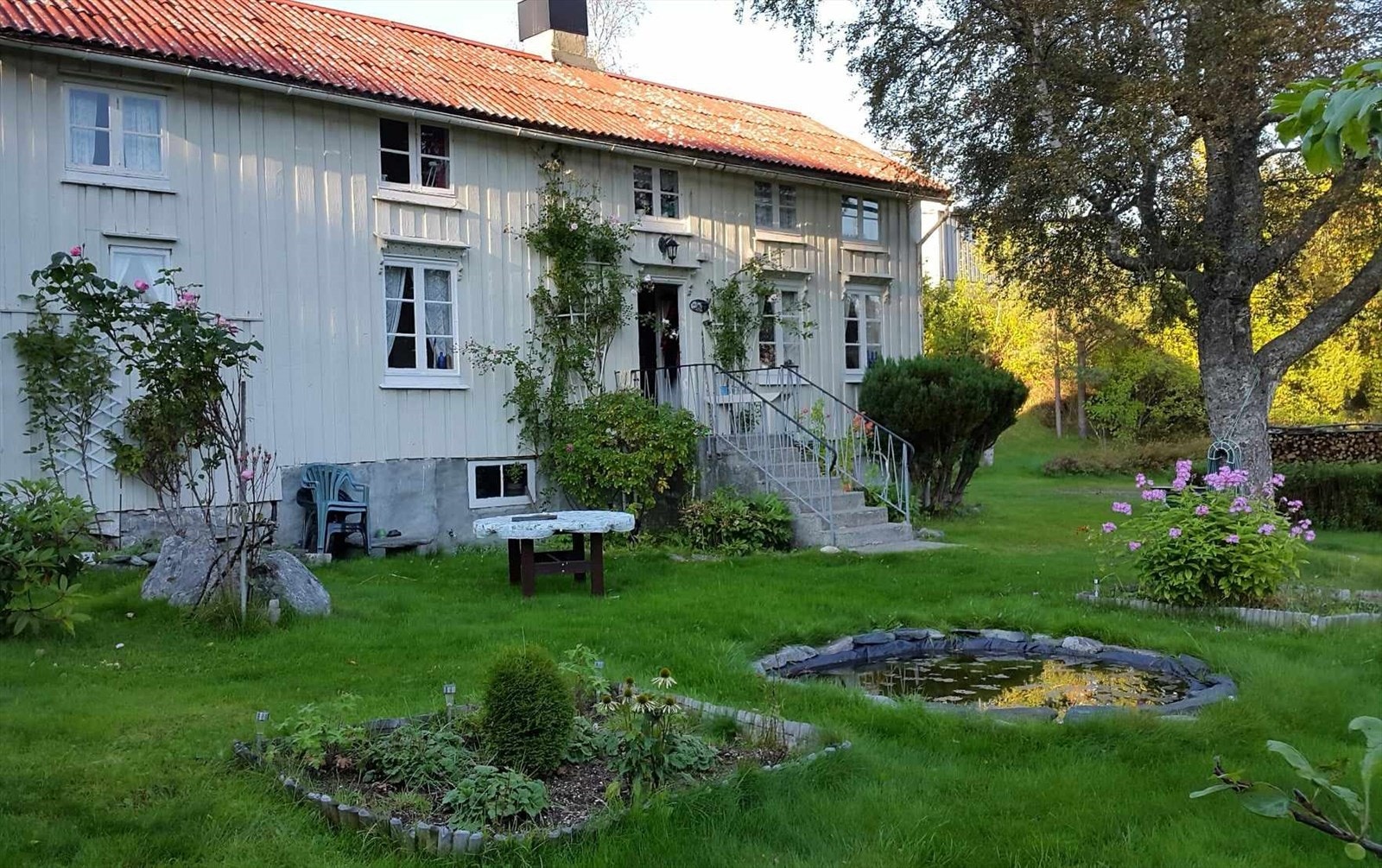 Din lokale eiendomsmegler Anders Havneraas har gleden av å presentere denne hytten i Tømmervågen! Galleribilde