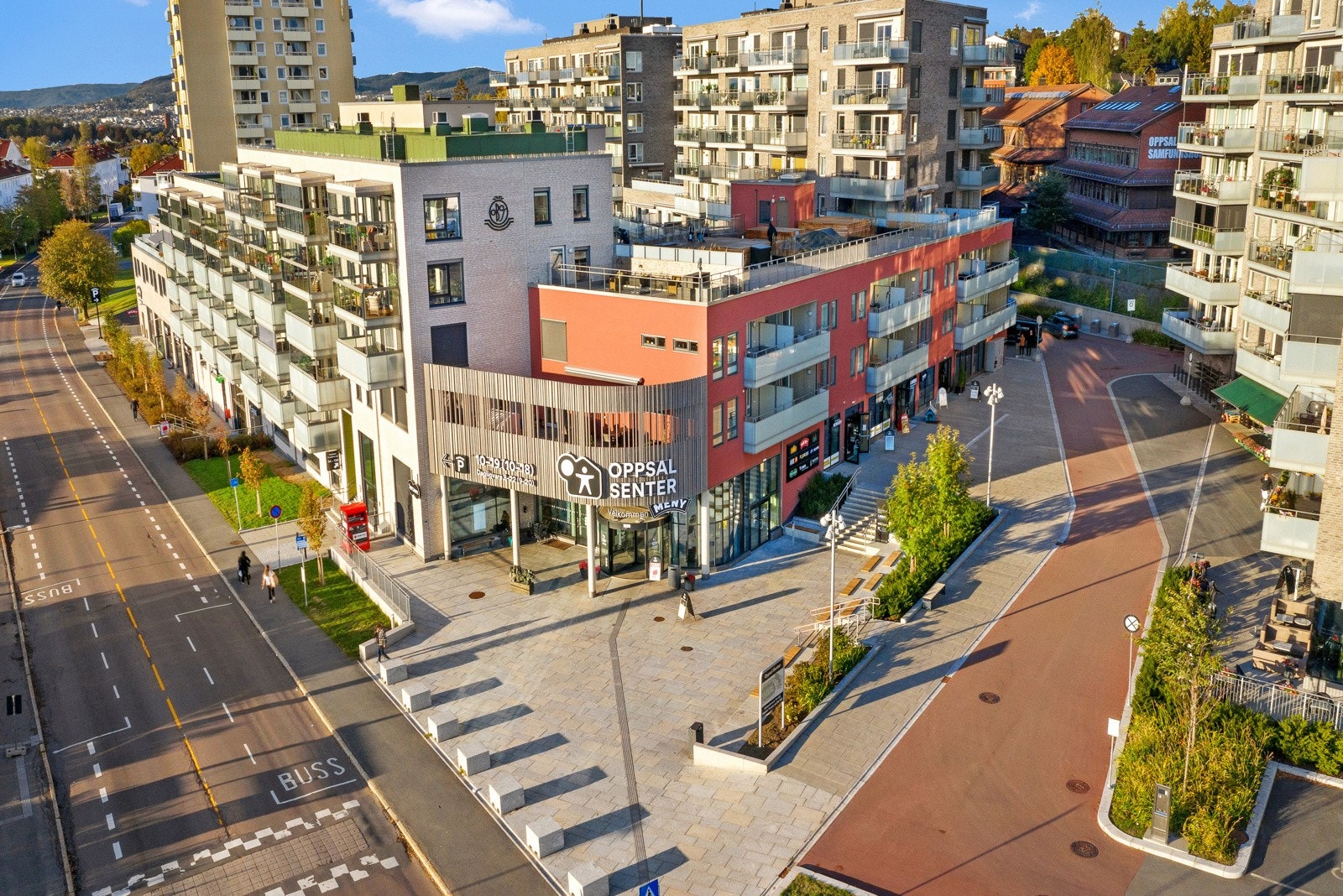 For ytterligere servicetilbud ligger Oppsal Senter i nærområdet også Galleribilde