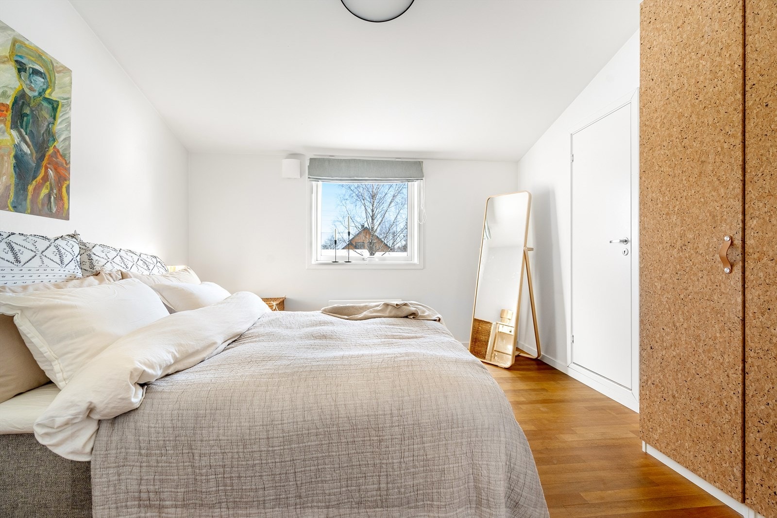 For lagring er det god plass til større garderobeskap Galleribilde