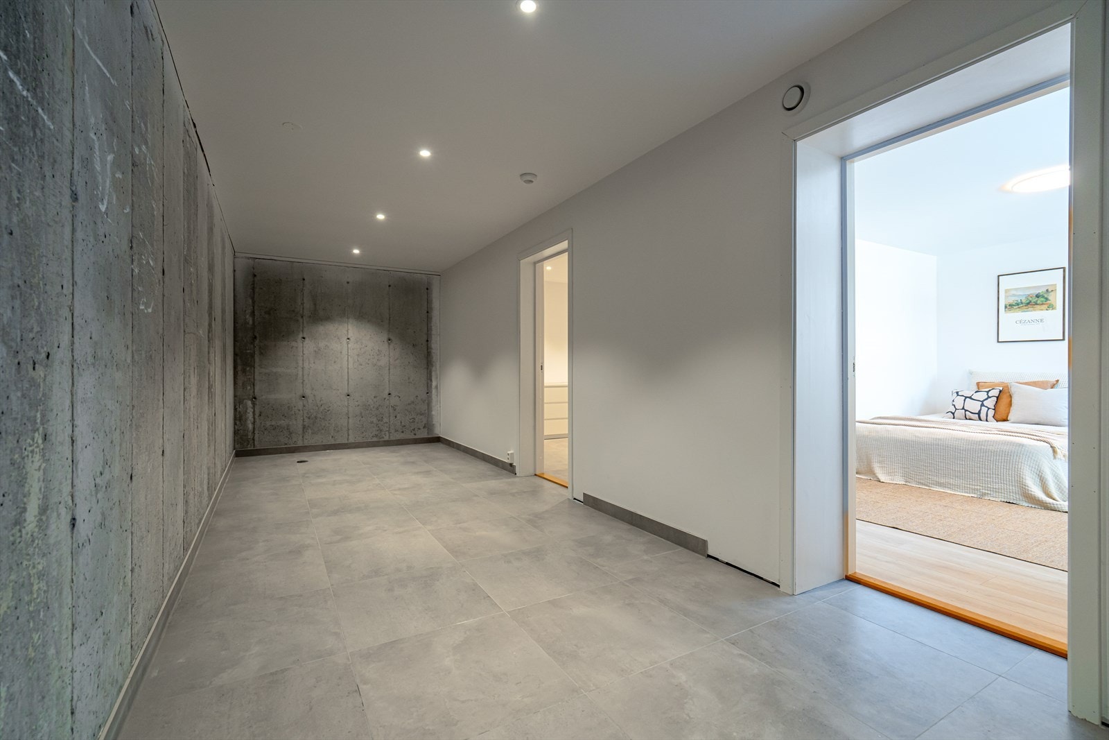 Stor bod med elektrisk gulvvarme Galleribilde