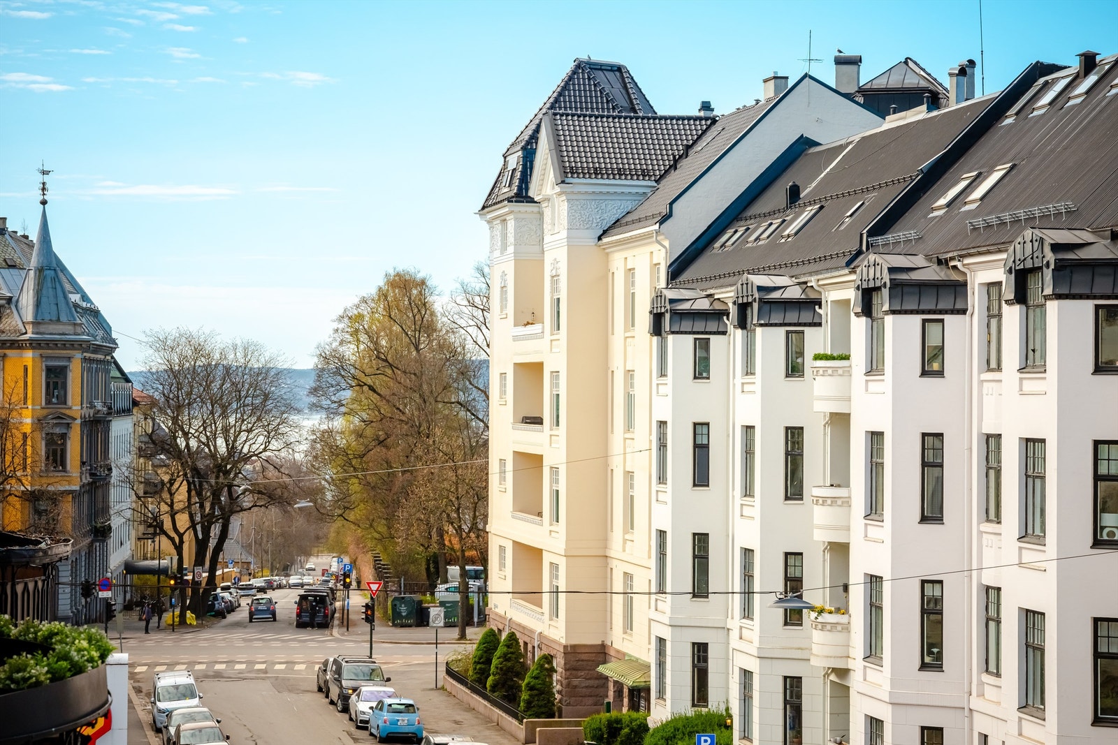 BYgården er omkranset av vakre bygårder i et meget ettertraktet og hyggelig boområde. Galleribilde