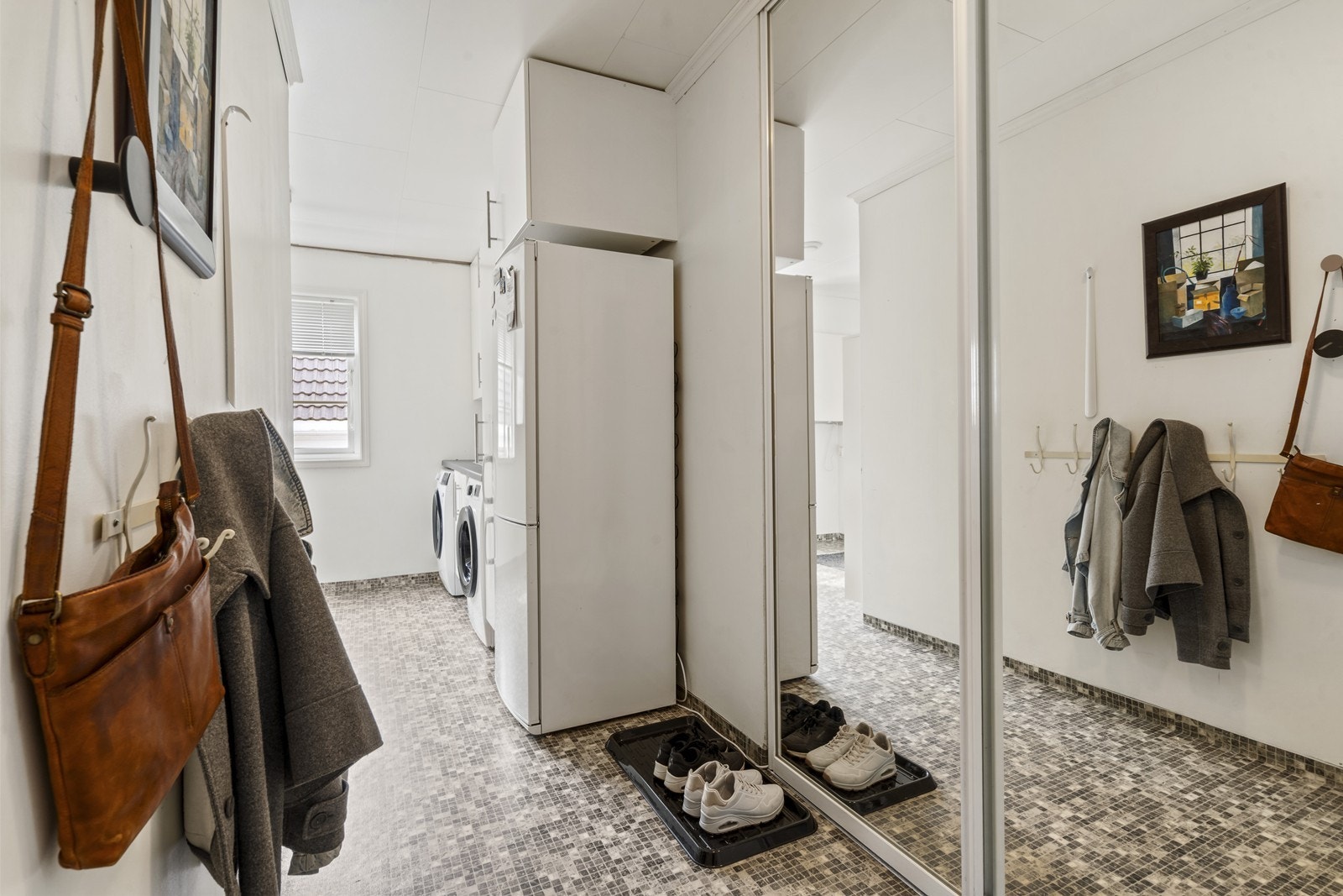 Skyvedørsgarderobe. Galleribilde