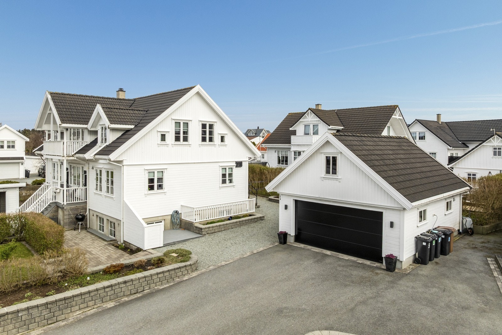 Garasjeport ny i 2024. Galleribilde