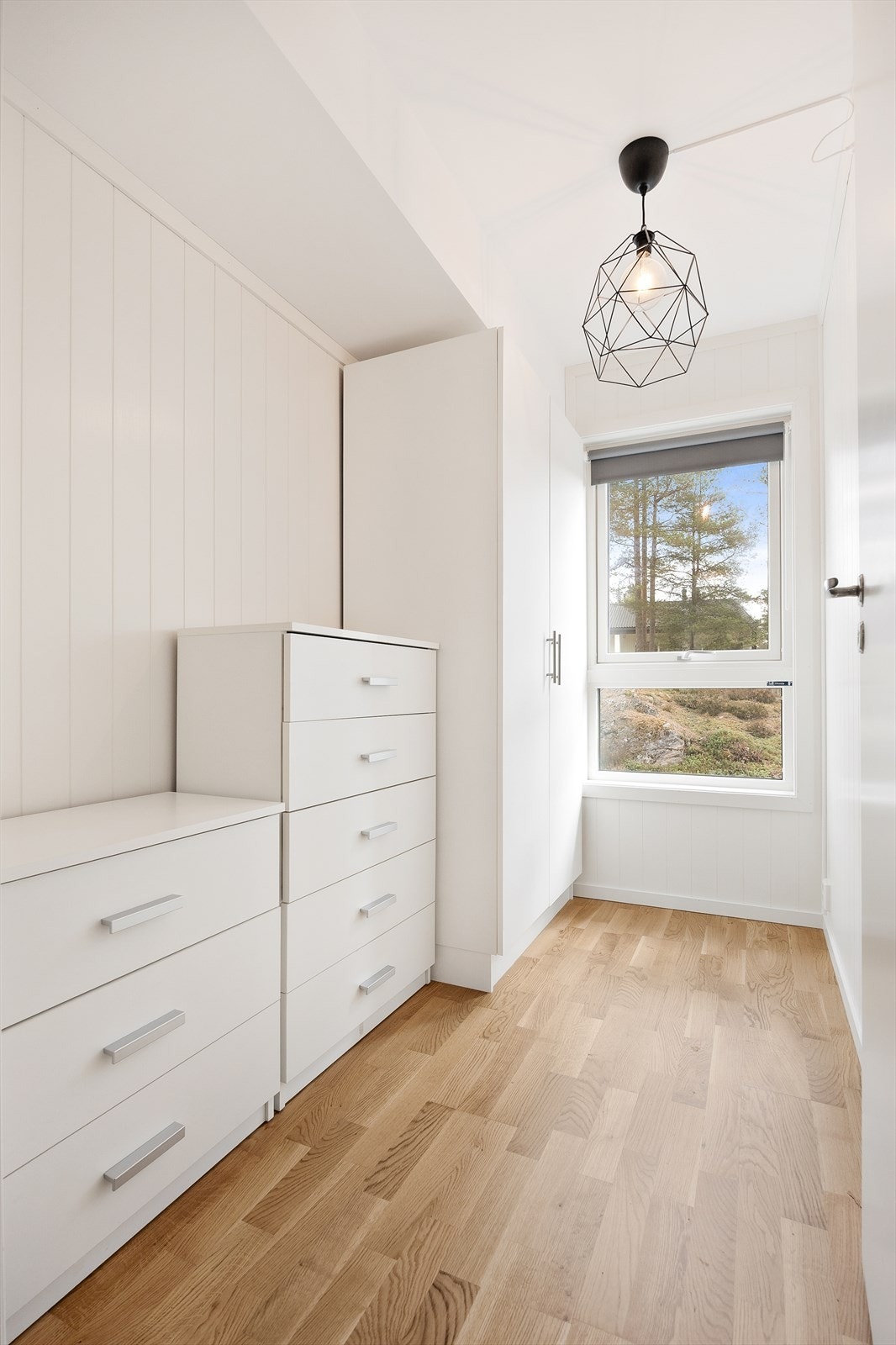 Boden har vindu og kan bla. benyttes som walk-in closet om man ønsker dette. Galleribilde