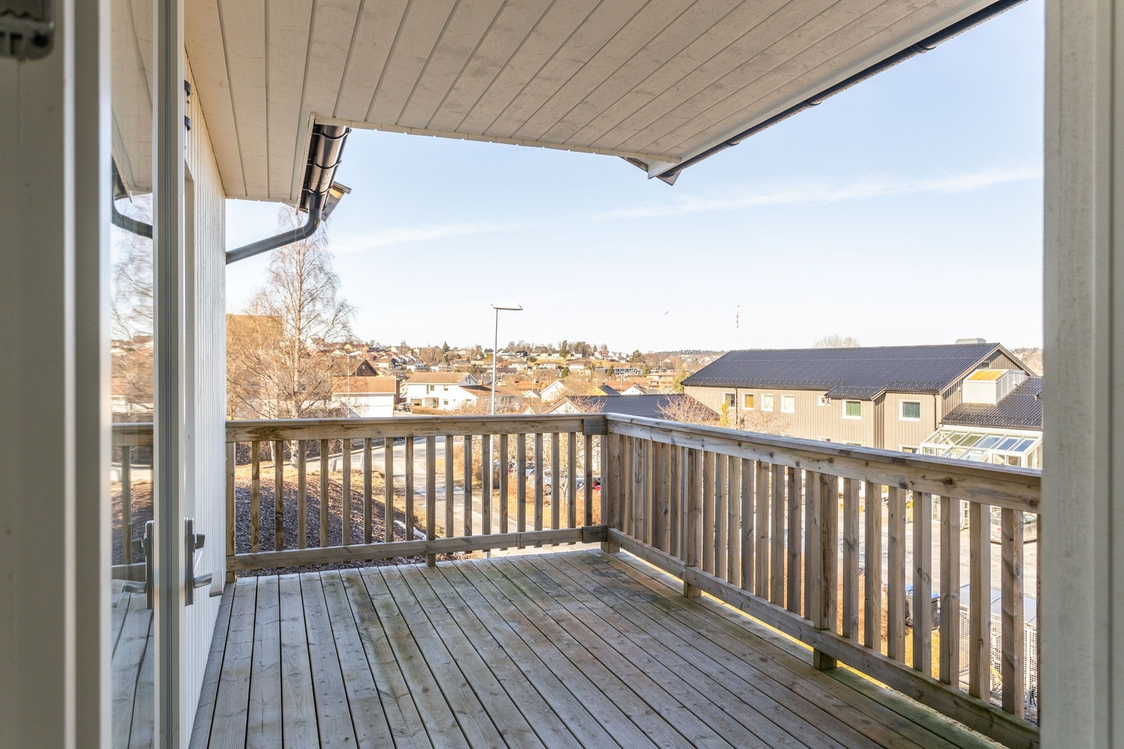 Fra stuen er det utgang til altan Galleribilde