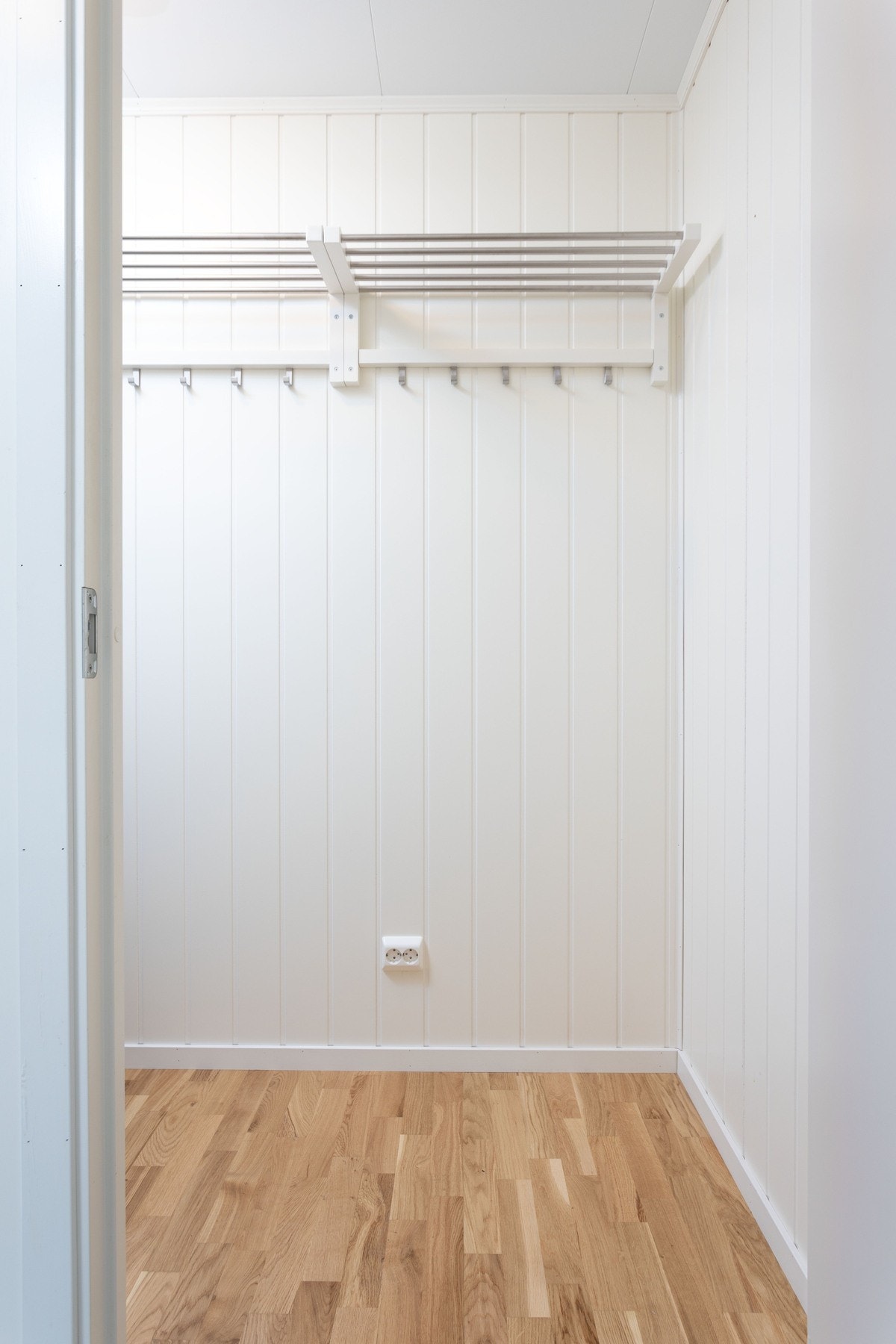 Praktisk bod i tilknytning til entréen - 3,5 kvm Galleribilde