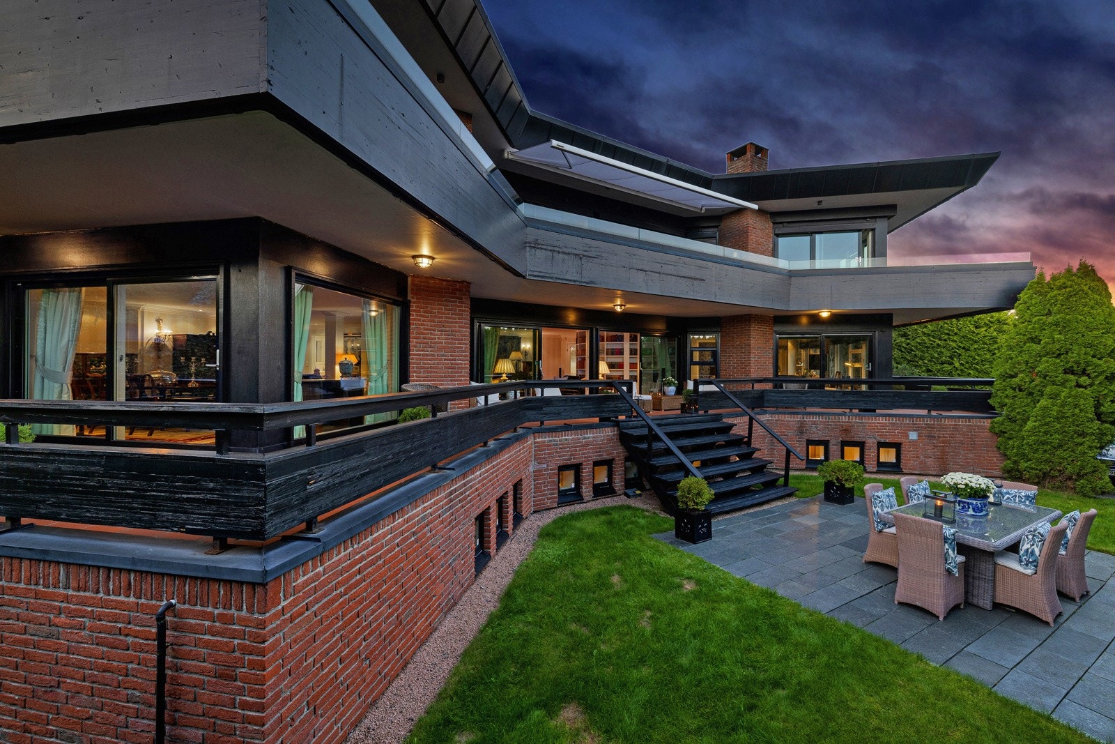 Velkommen til Holmenkollveien 107H - Presentert av Privatmegleren Dyve & Partnere v/ Alexander Sandaas Galleribilde