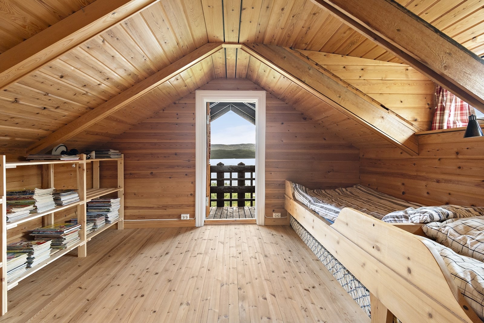 Rommet er utstyrt med to sengeplasser, men du har enkelt plass til fire. Galleribilde