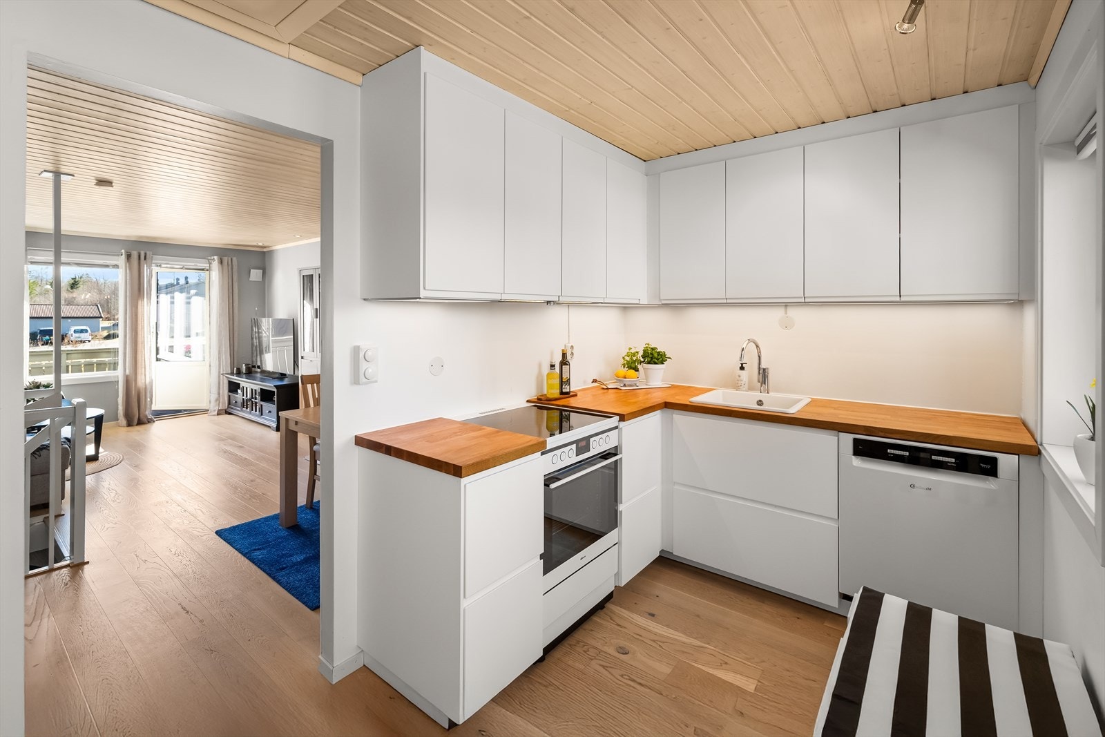 Nordvik v/Jørgen Nyhus har gleden av å ønske velkommen til Furumoveien 12C! Galleribilde