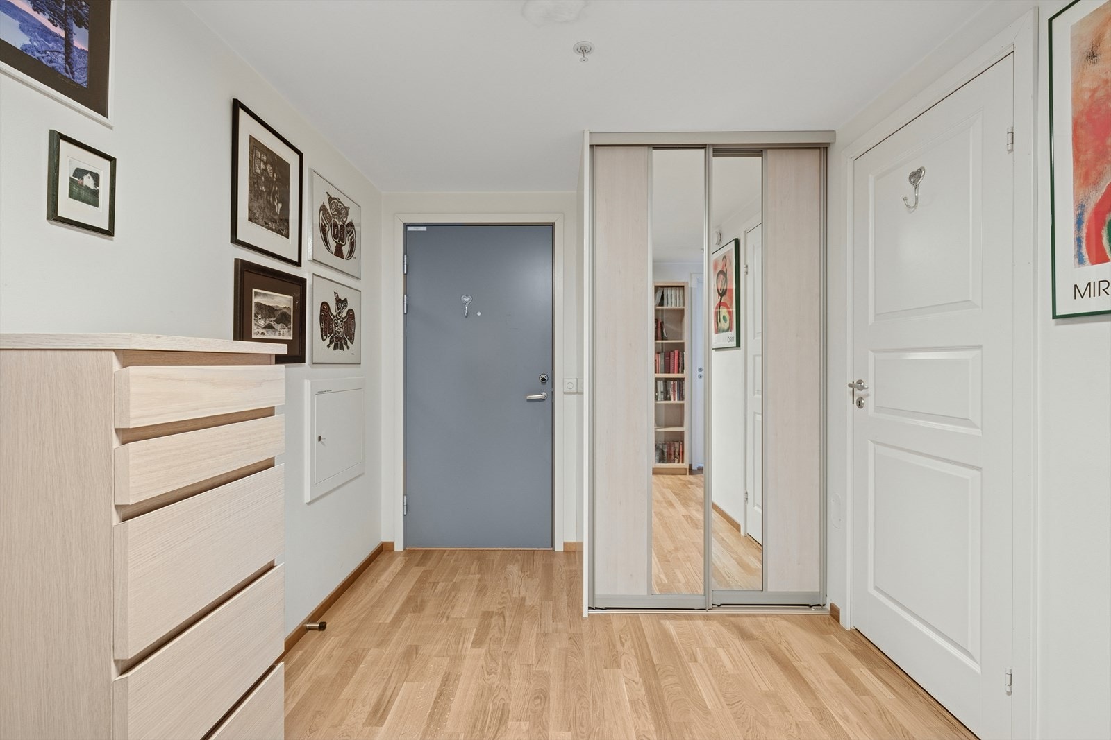 Boligen er enkel å innrede etter enhver smak. Kom på visning for videre planlegging! Galleribilde