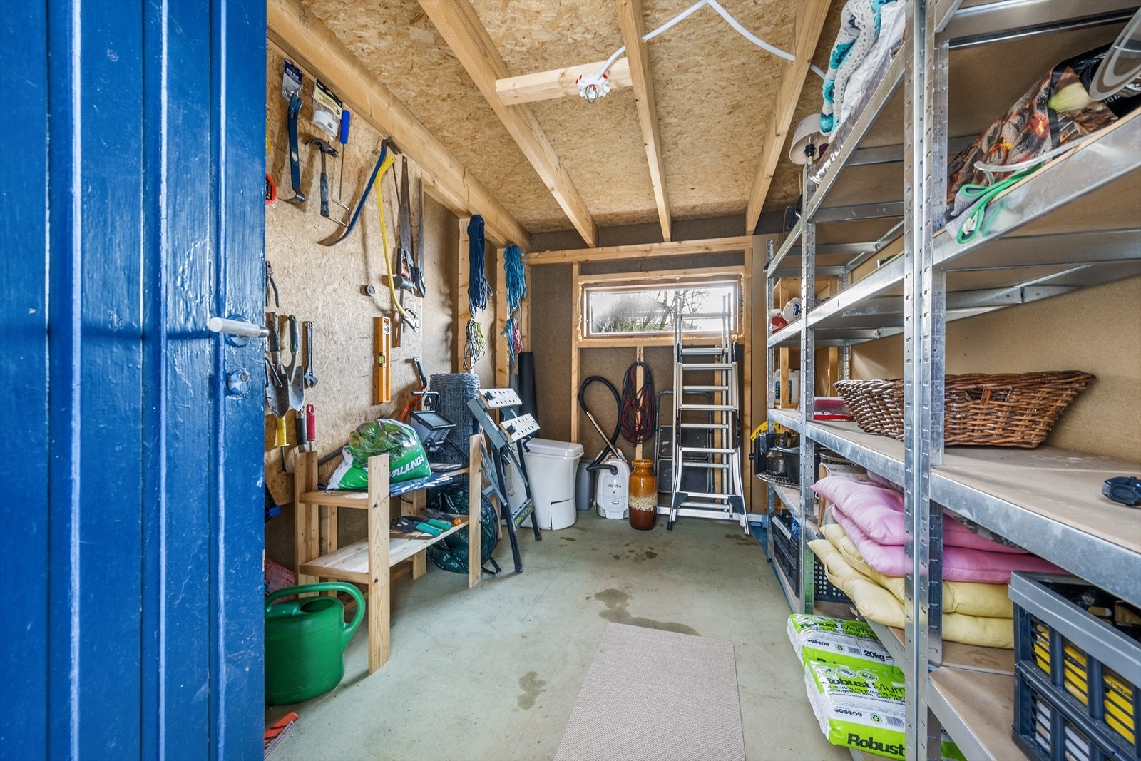 Utvendig bod. Galleribilde