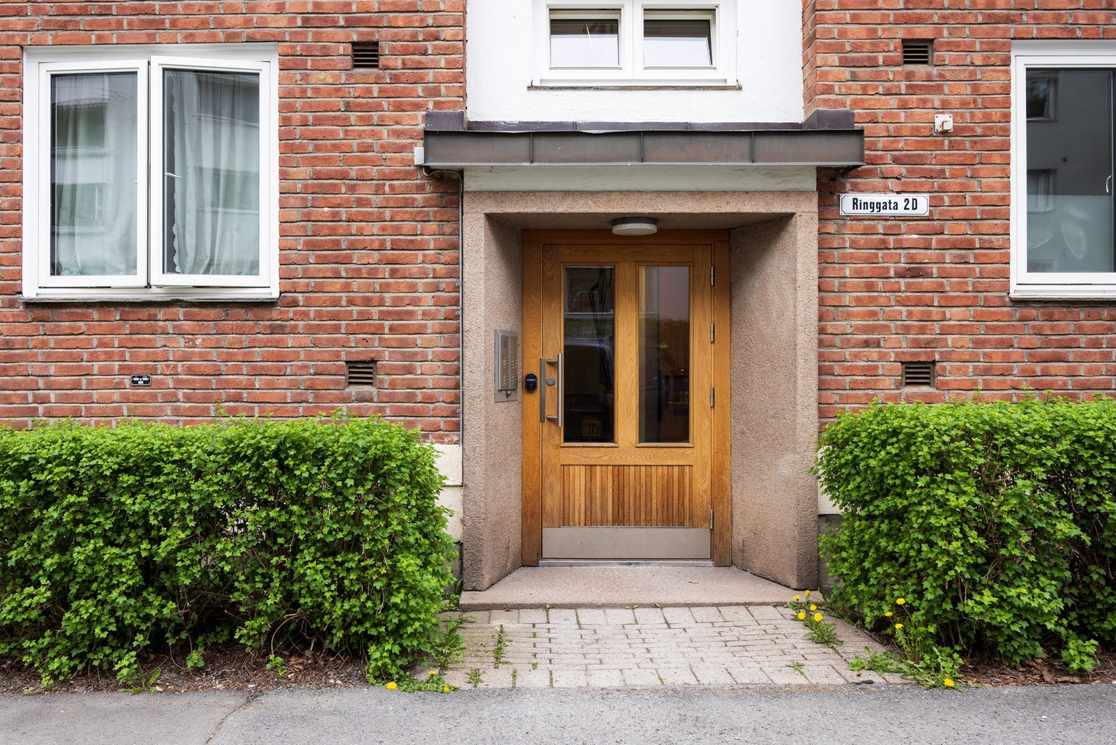 Inngangsparti Ringgata 2 D. Galleribilde