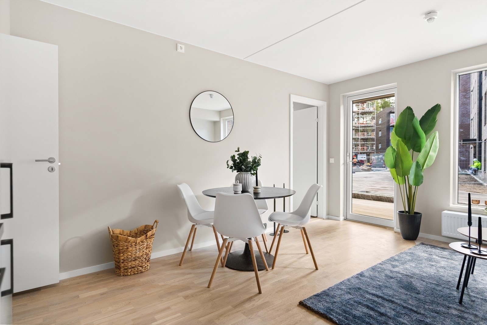 Rommet er holdt i tidsriktige toner. Galleribilde