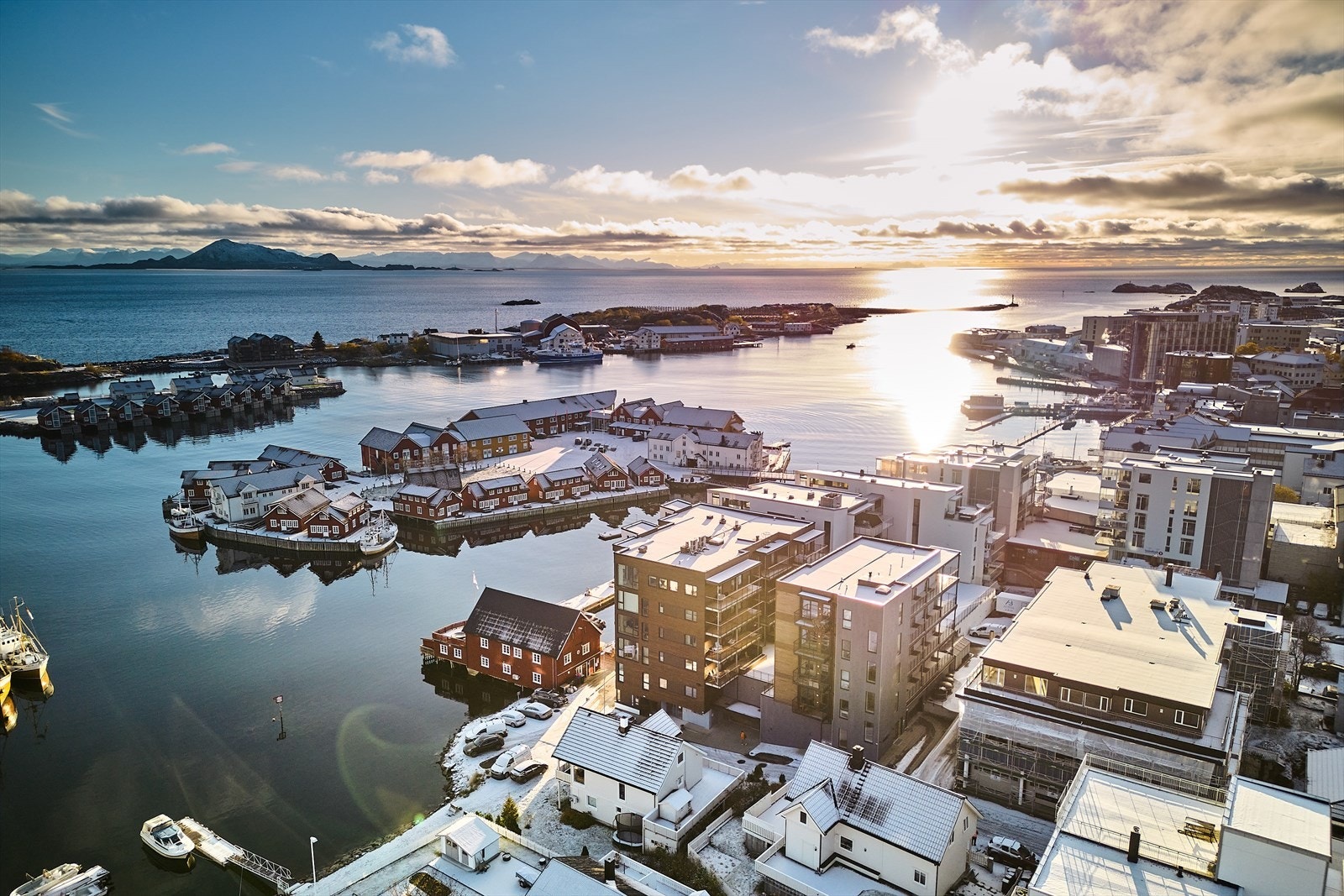 Tenk deg din daglige spasertur langs kaifronten i Svolvær - til ditt nye hjem. Galleribilde
