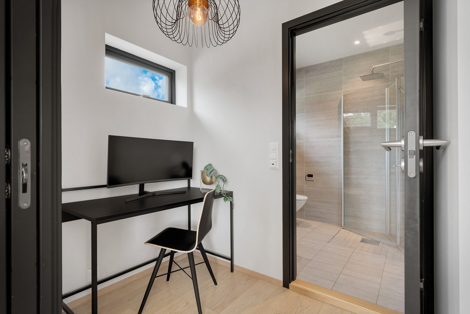 - Praktisk kontor på 3,4m² - Galleribilde