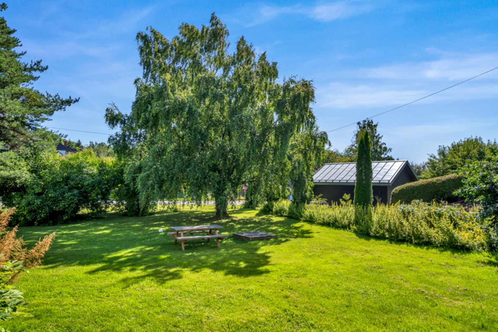 Fellesområdene er enkle å bruke da leiligheten har egen trapp ned fra balkong Galleribilde