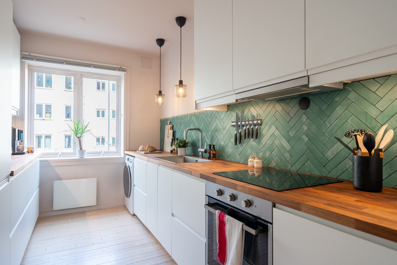 Svært god skap og benkeplass. Galleribilde