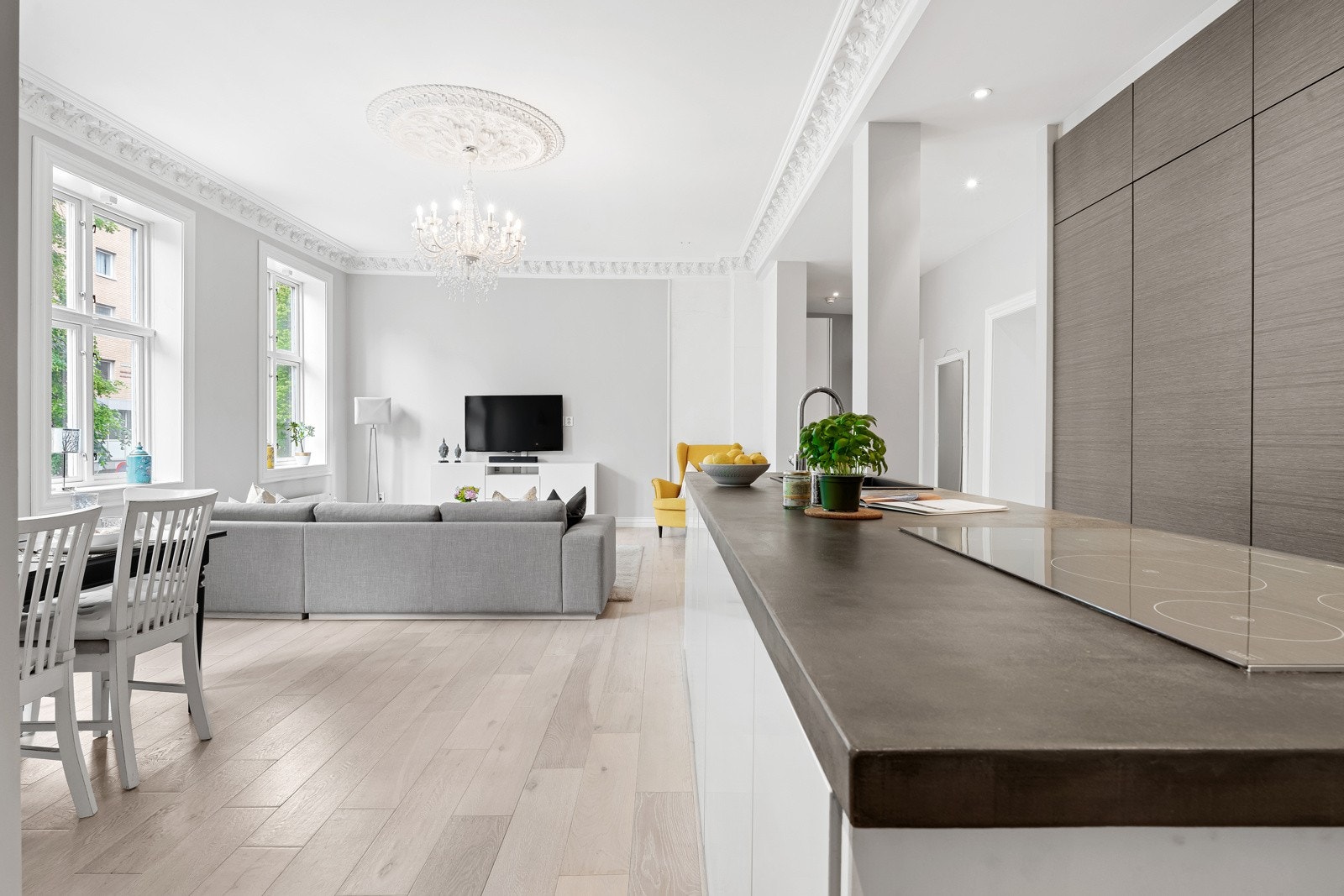 Ventilator/avtrekksvifte med stålhette i himlingen. Galleribilde