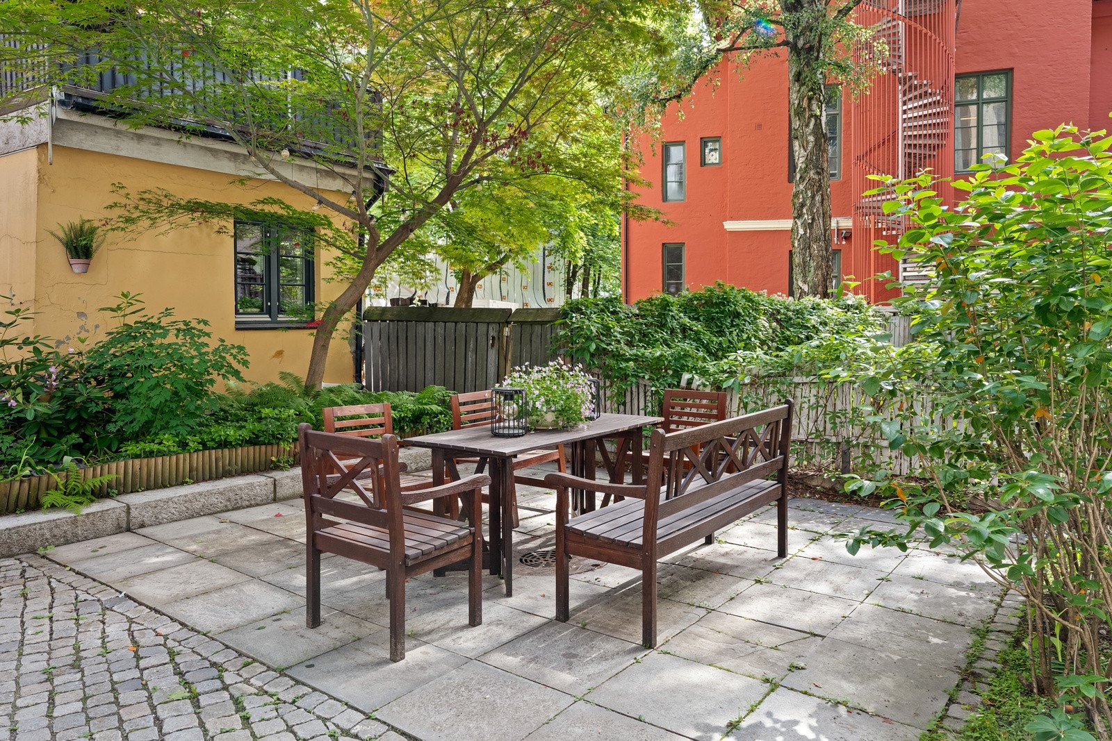 Her er det plass til utemøblement en hver sameier kan benytte. Galleribilde