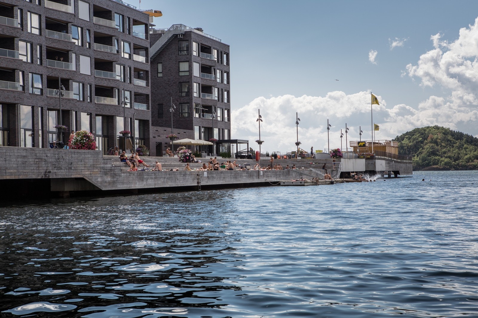 Nærhet til Sørenga som byr på bademuligheter, flere restauranter og yrende liv Galleribilde