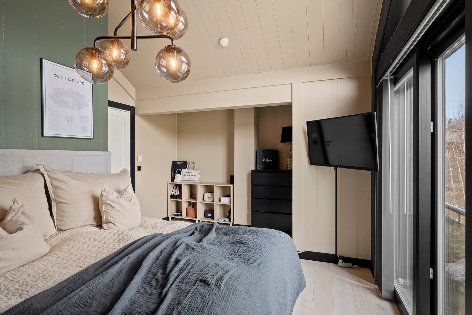Hovedsoverom med walk-in closet. Galleribilde