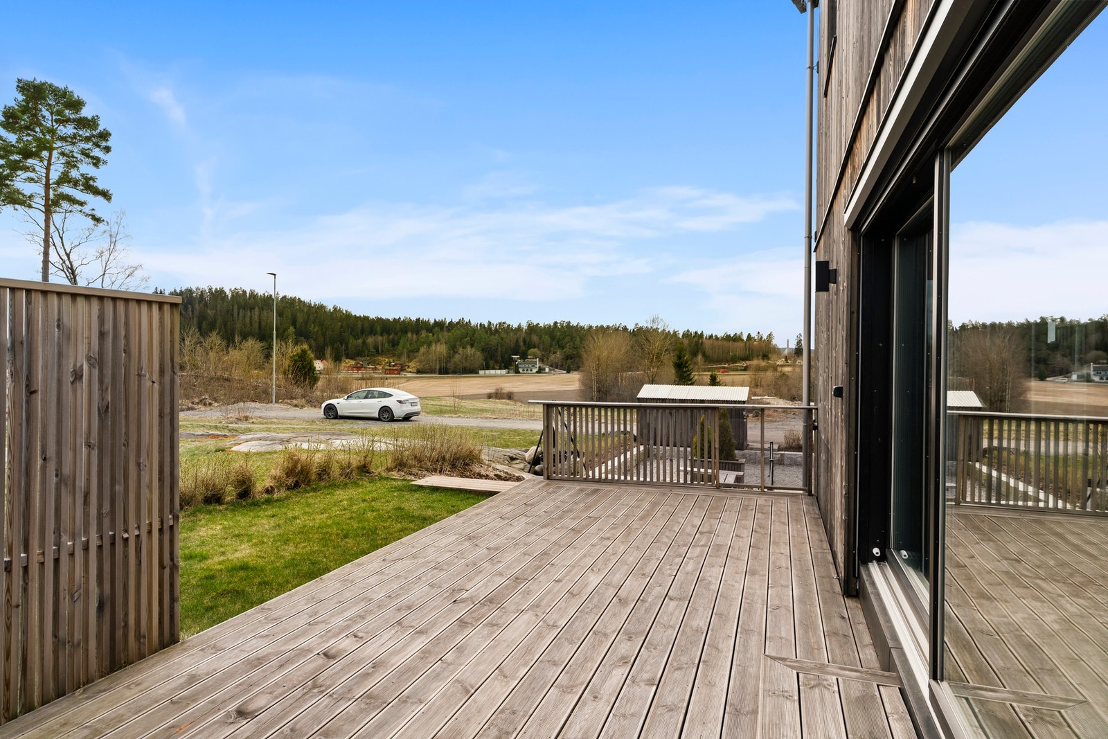 Uteplassene kan møbleres i flere soner. Galleribilde