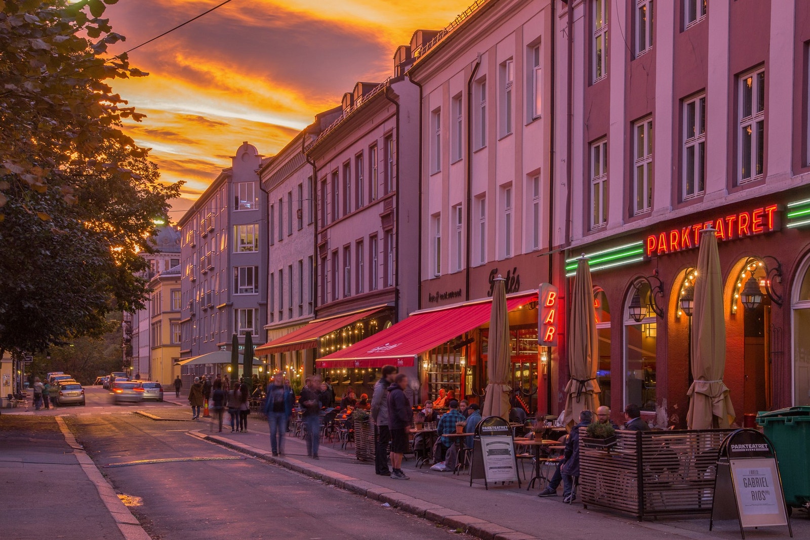 Neste stopp på veien er Grünerløkkas handlegater og yrende café- og restaurantliv som inviterer med herlige uteserveringer sommerstid Galleribilde