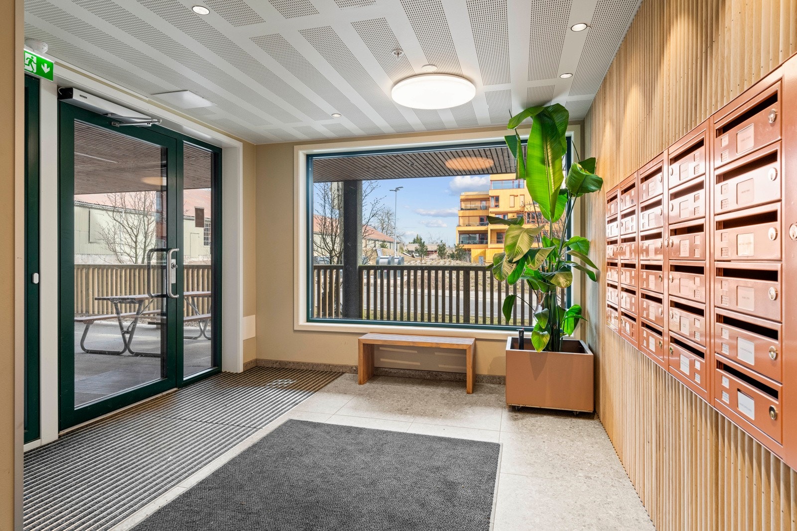 Delikat felles inngangsparti. Galleribilde