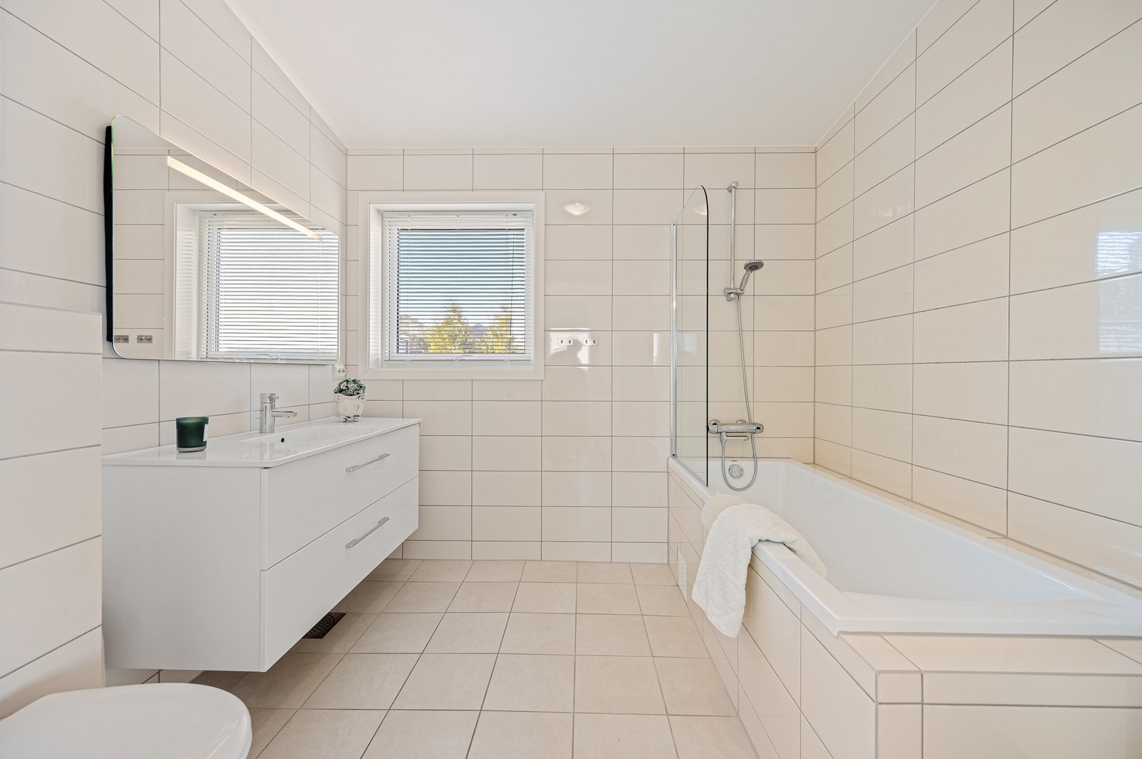 Badet i toppetasjen har badekar - for mange barnefamilier står det høyt på ønskelisten Galleribilde