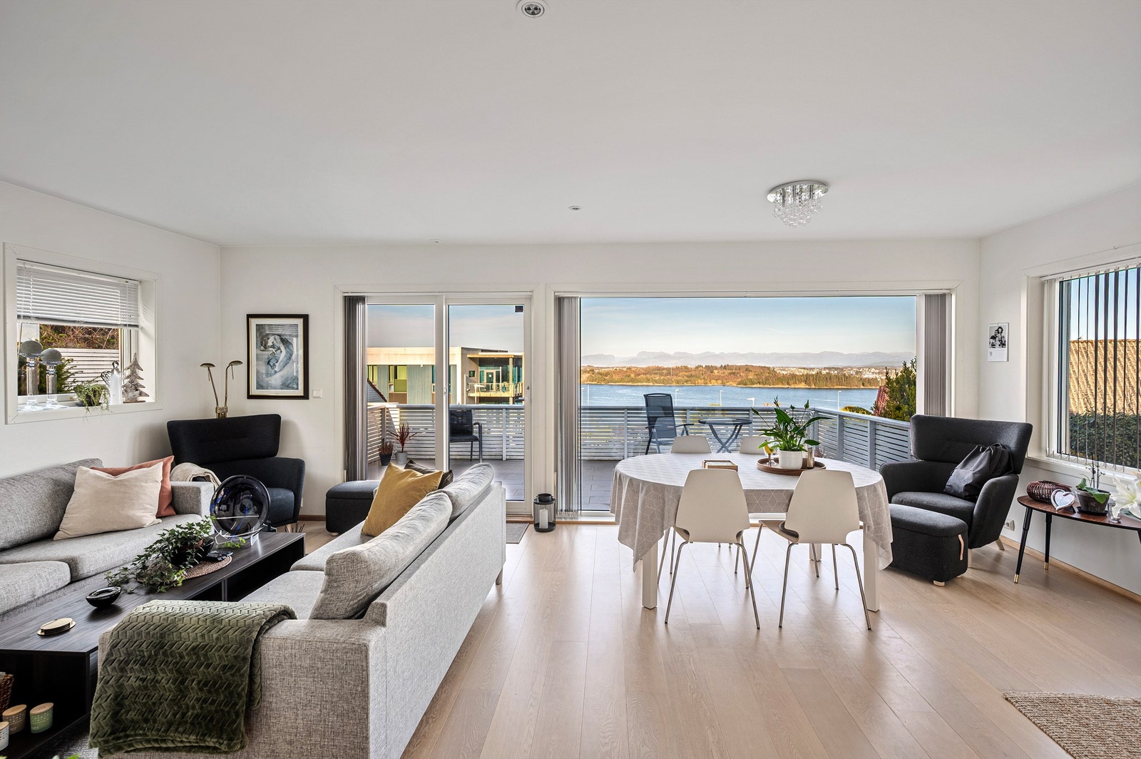 Leiligheten i sokkelen - Også her er det riktig fin utsikt Galleribilde