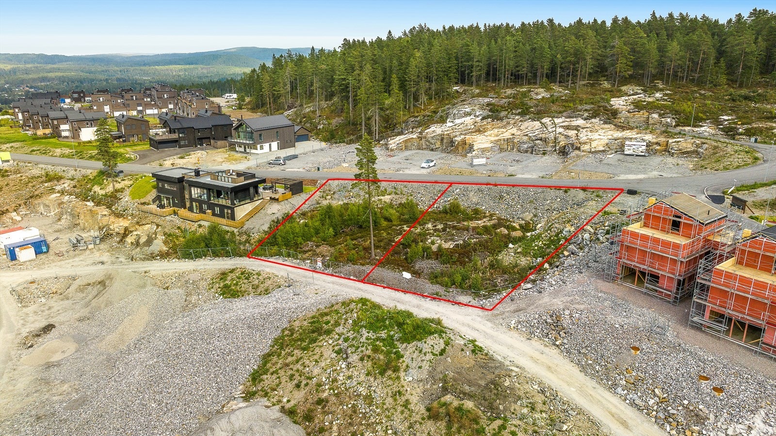 Tomten er vestvendt og har meget gode solforhold. Galleribilde