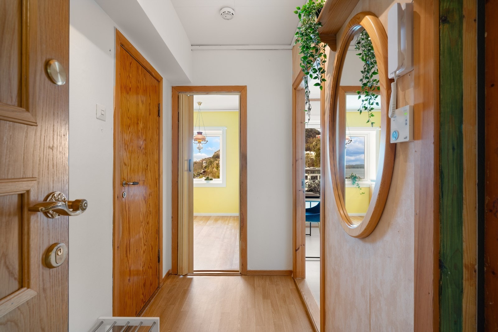 - Velkommen inn! Entré/gang på 3,7 m² - Galleribilde