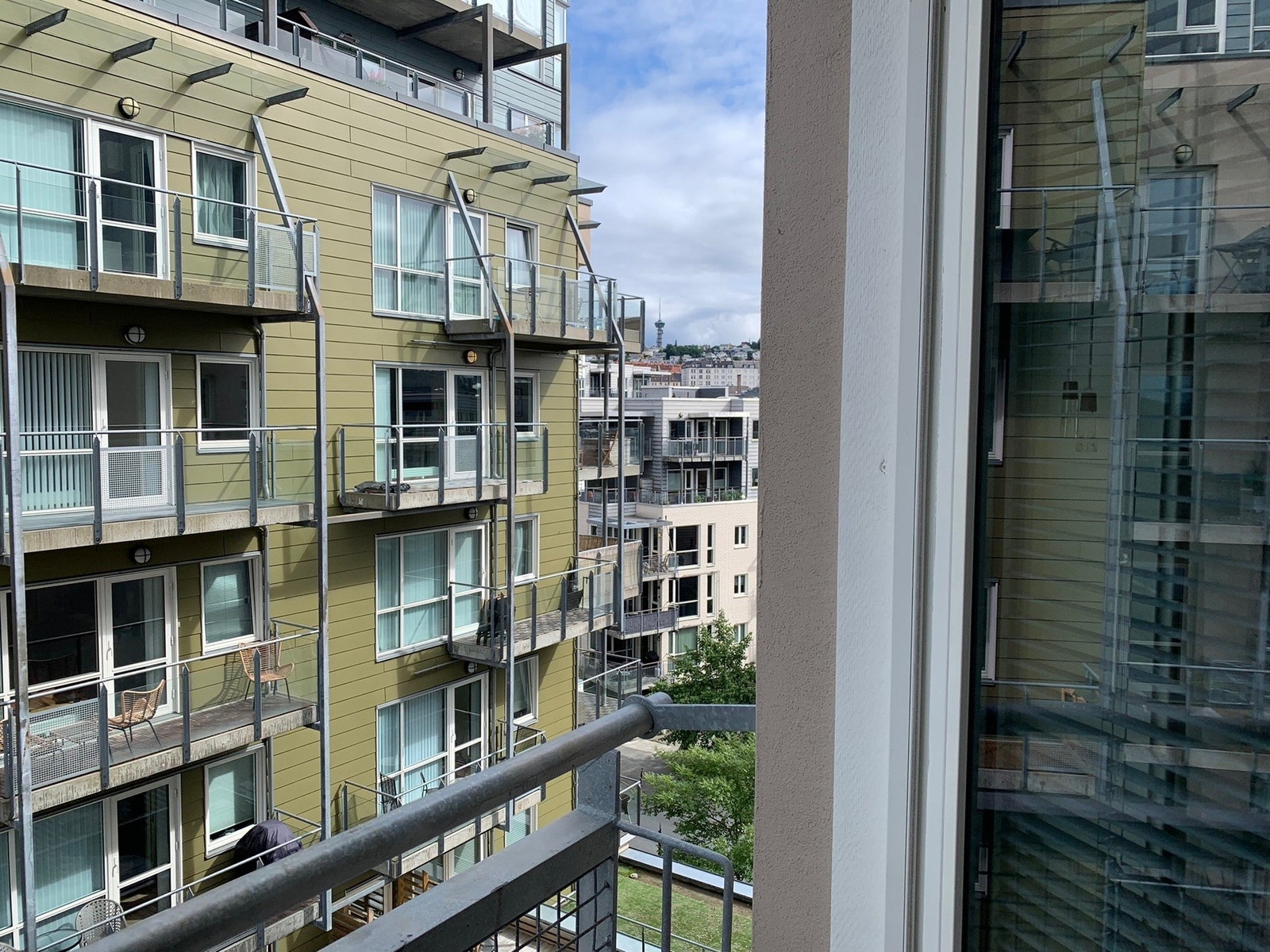 Fin fransk balkong som gir en følelse av åpenhet og ekstra komfort Galleribilde