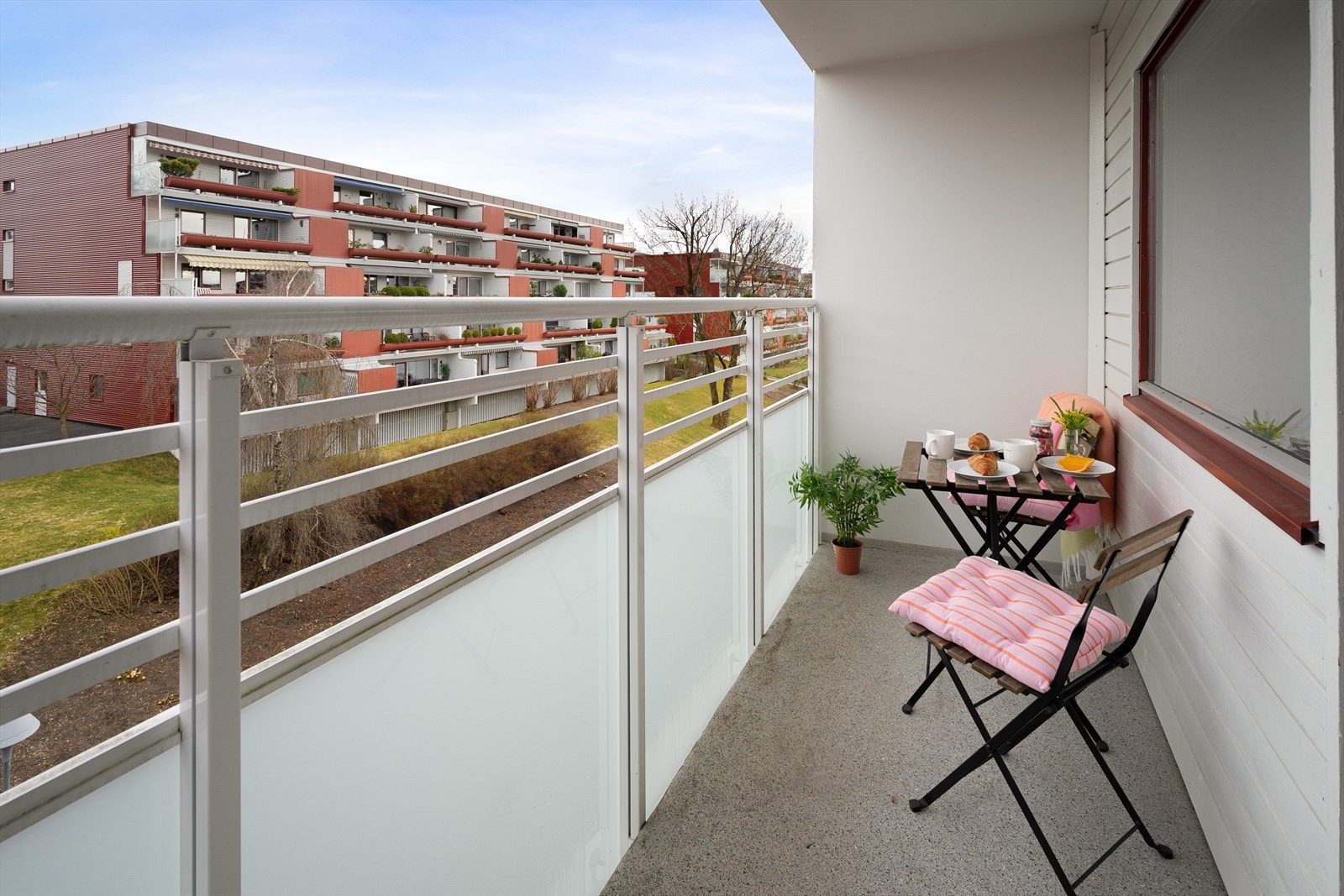 Her er det plass til et lite cafesett eller lignende. Galleribilde