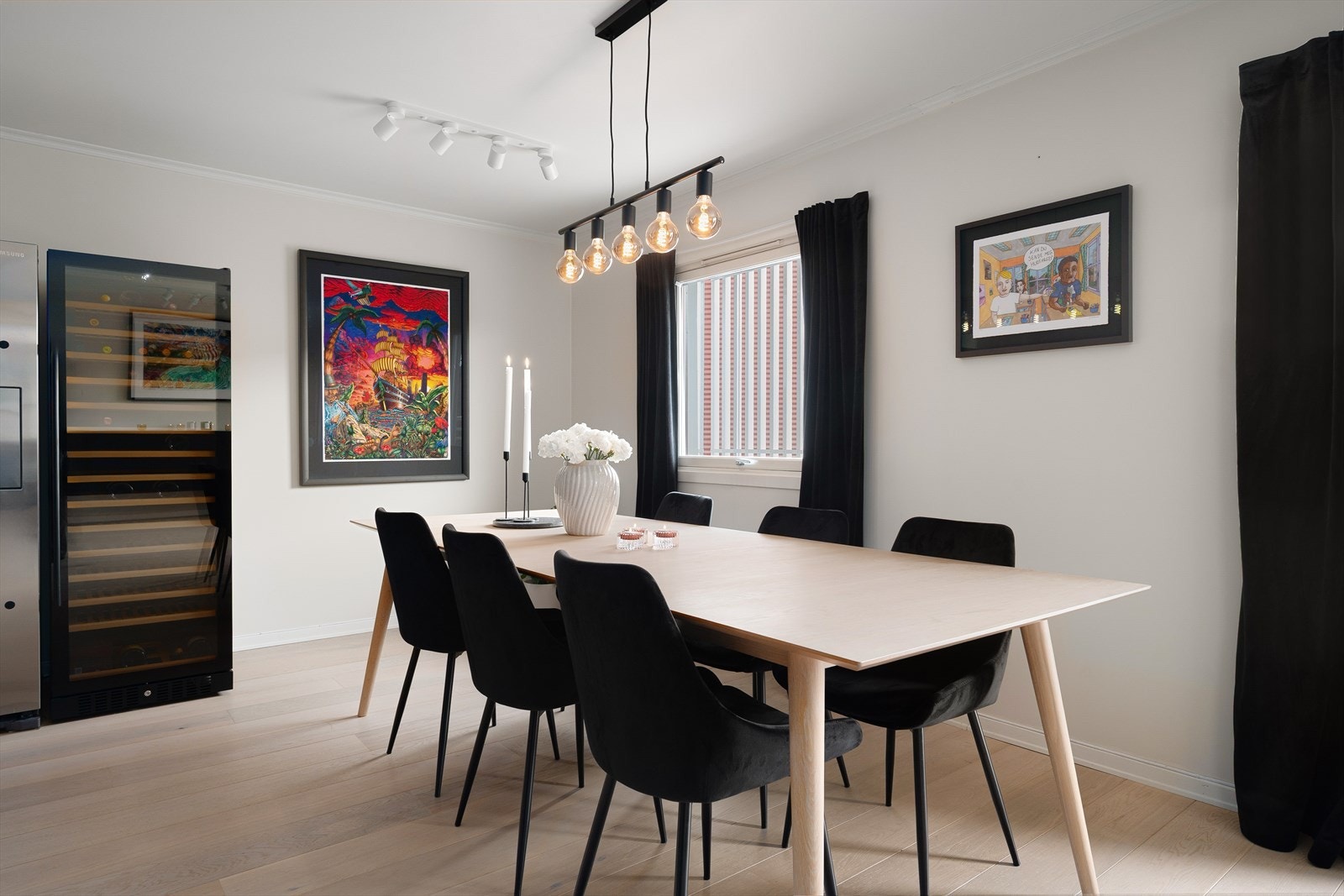 Spisebordet blir det naturlige samlingspunktet til sosiale lag. Galleribilde