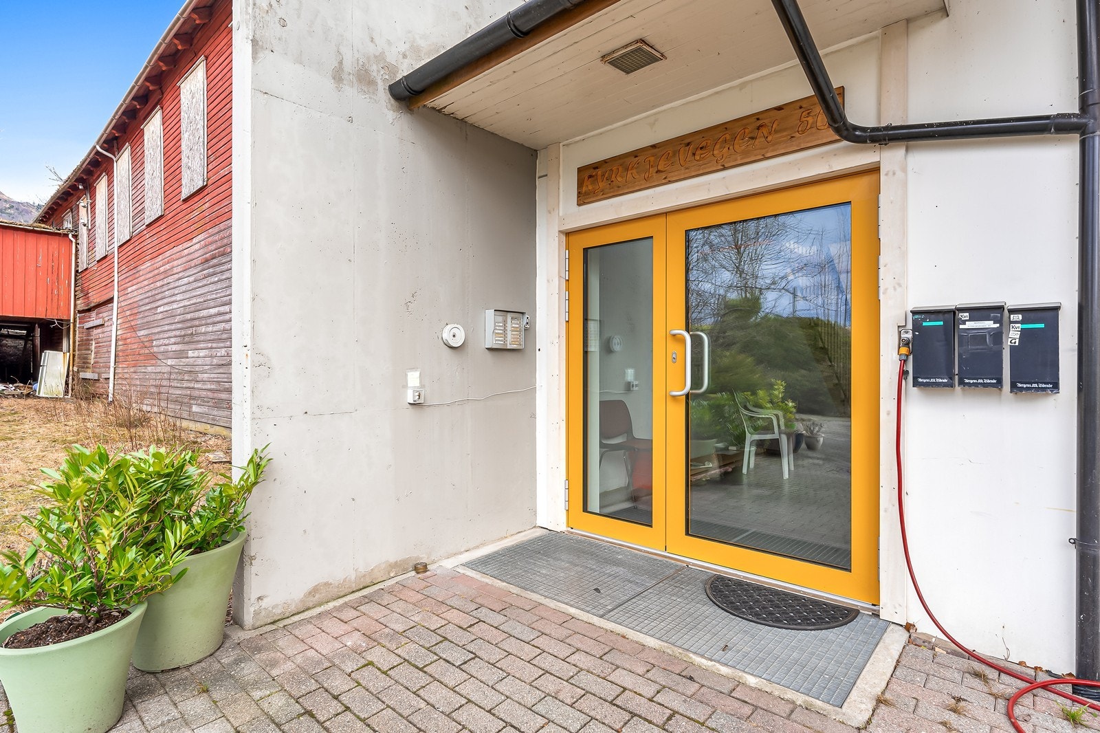 Felles inngangsparti på bakkeplan Galleribilde