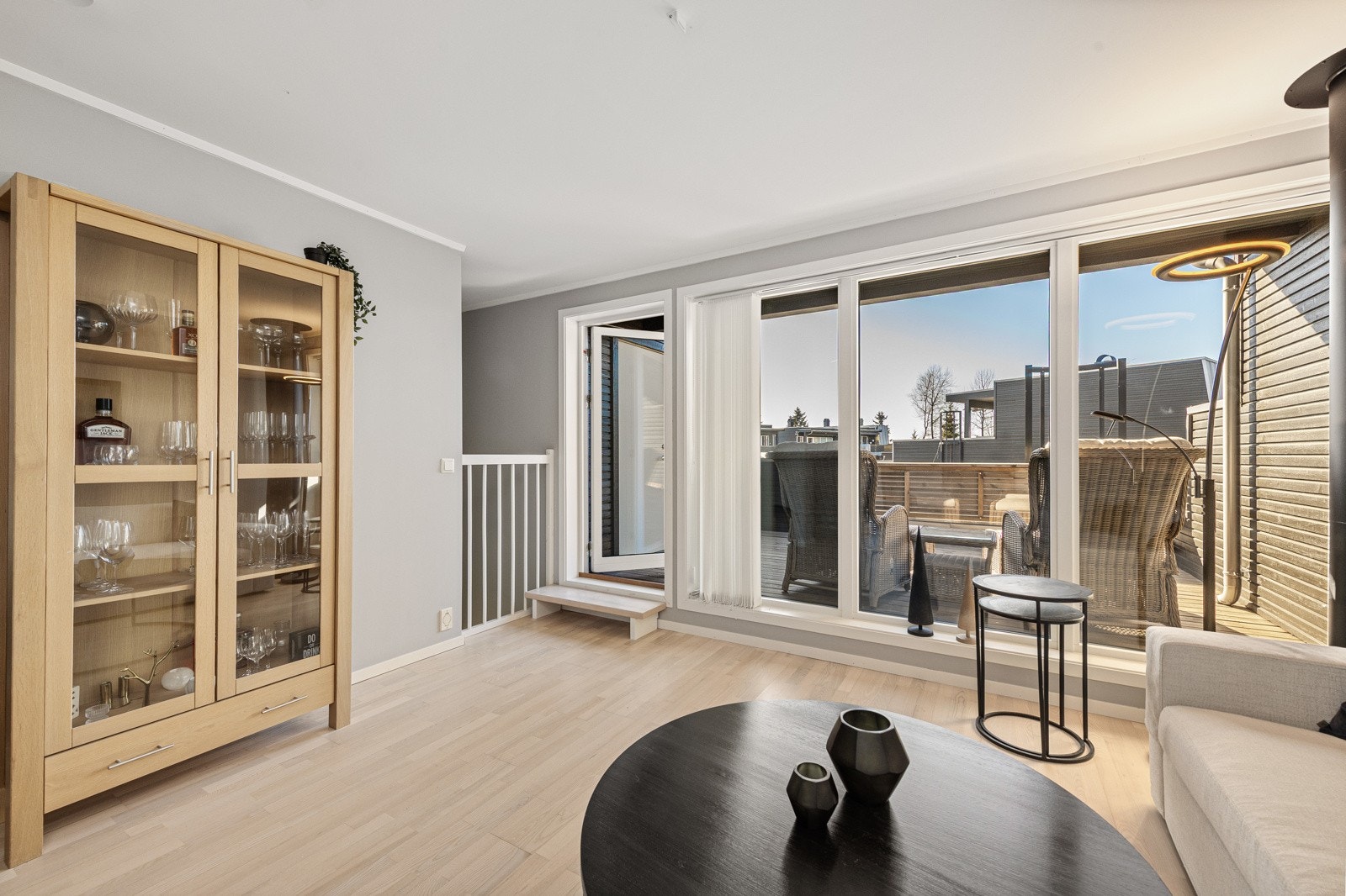 Stue 2 med utgang til vestvendt takterrasse Galleribilde
