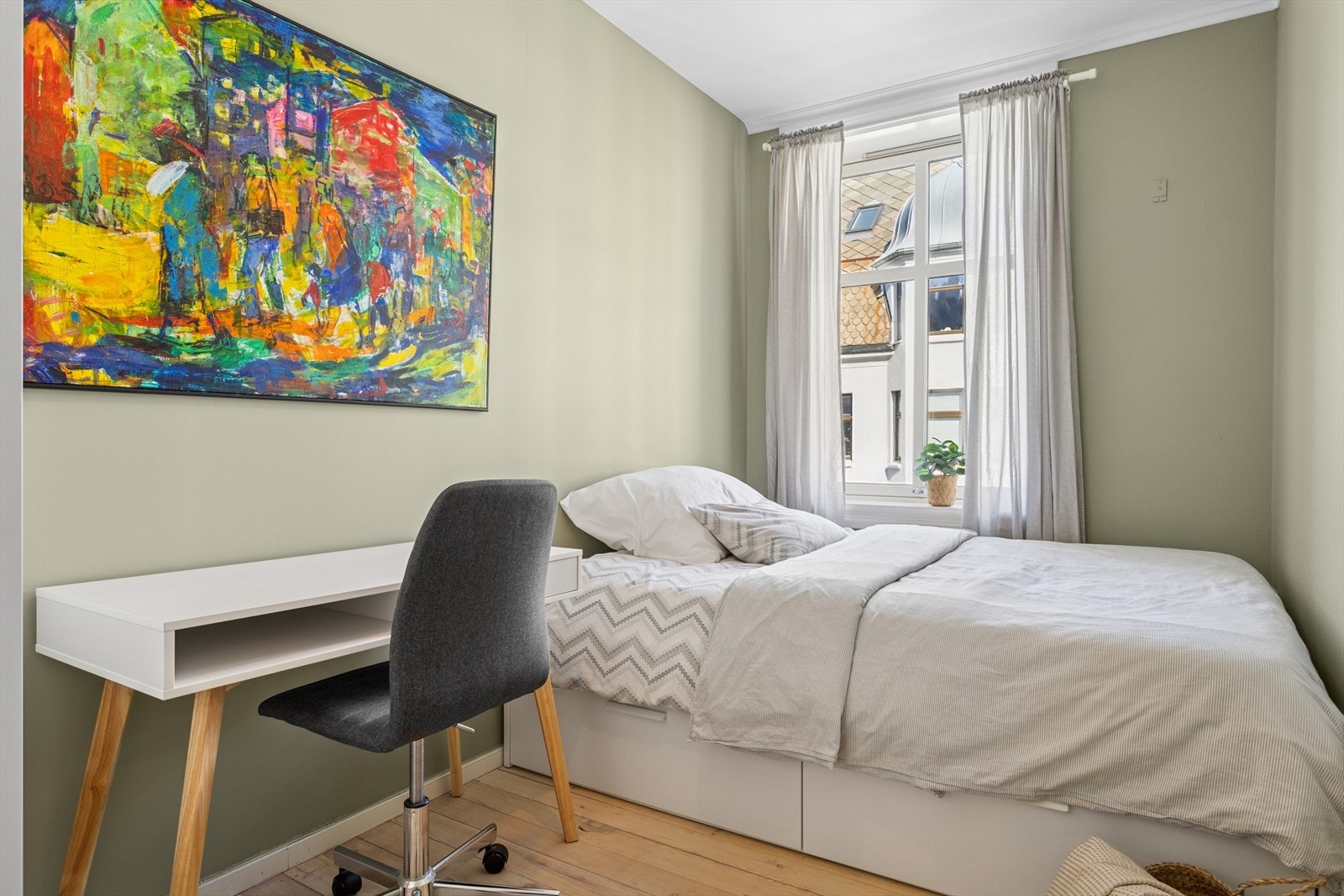 Soverom 2 måler ca. 9 kvm. Galleribilde