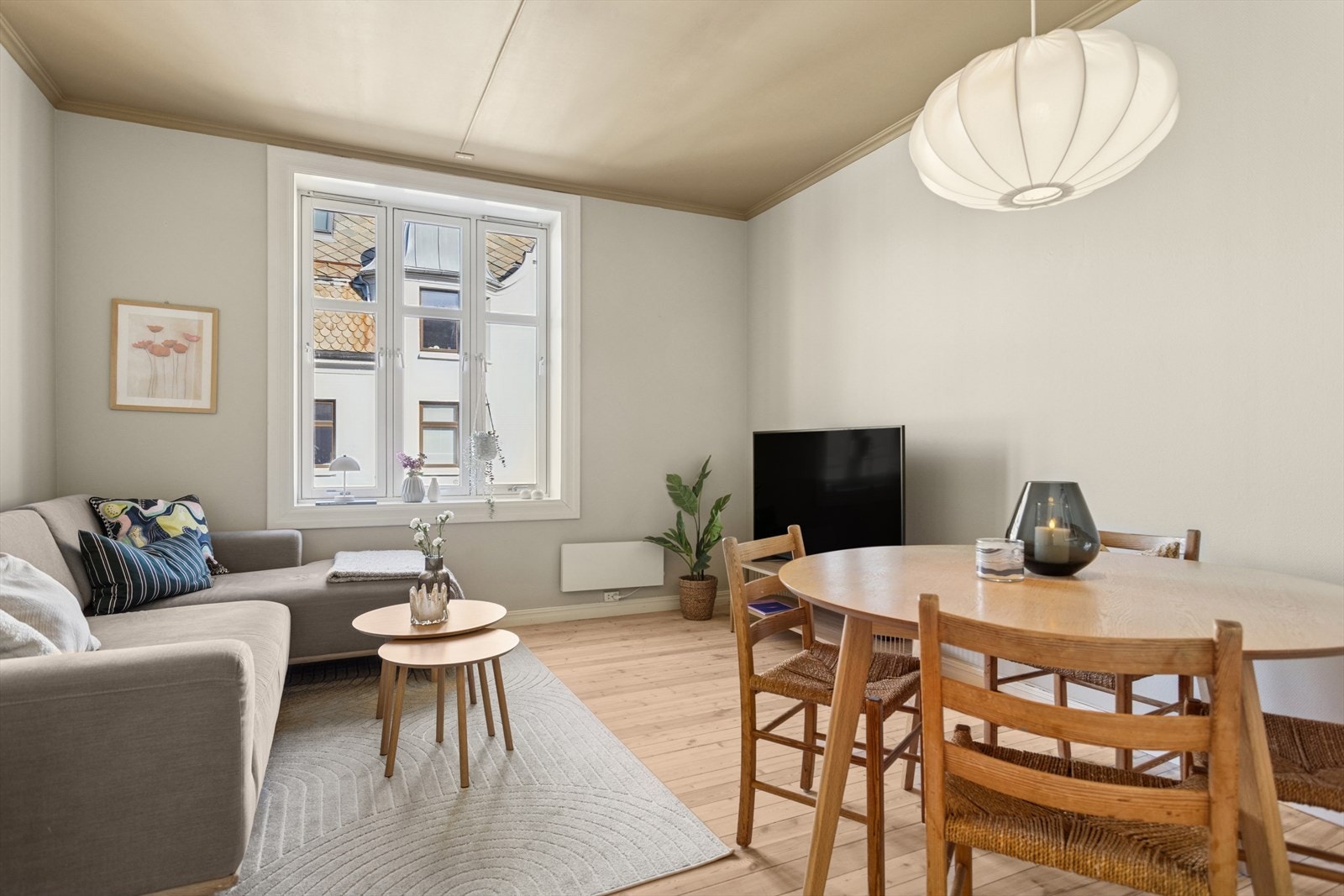 Leiligheten holder god standard og fremstår som svært velholdt og tiltalende. Galleribilde