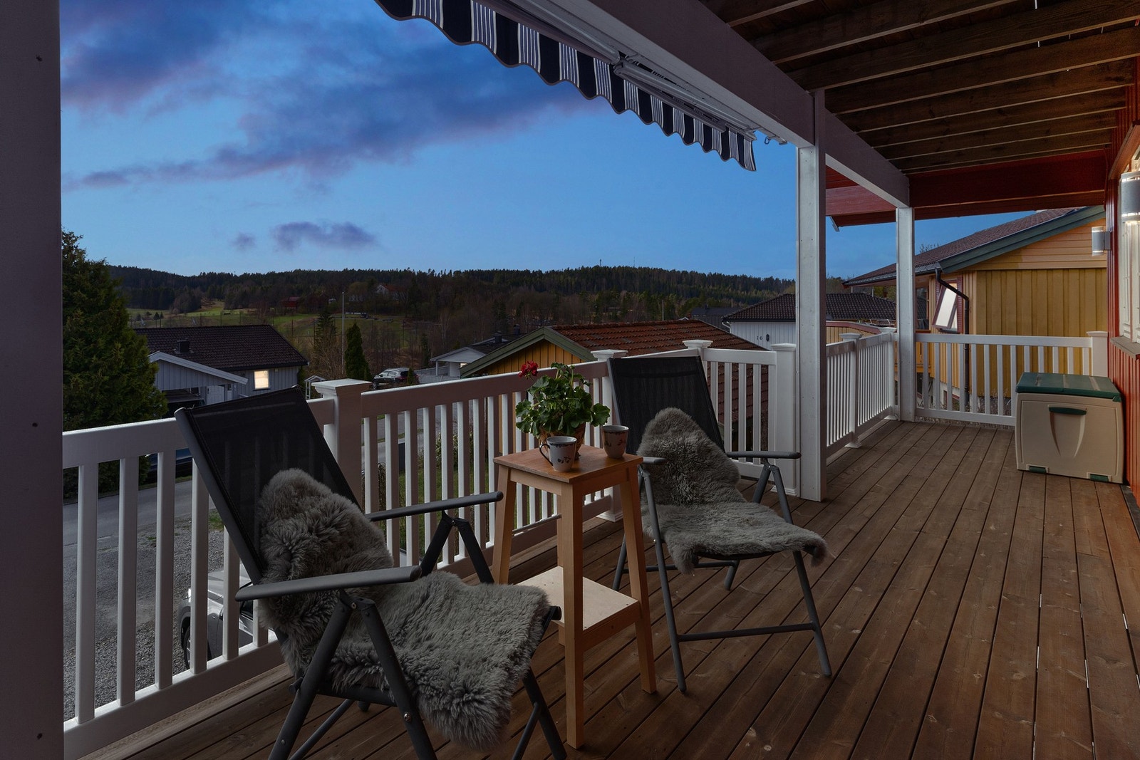 Ytre Enebakk har et godt og variert fritidstilbud med flere forskjellige idrettslag og foreninger. Galleribilde