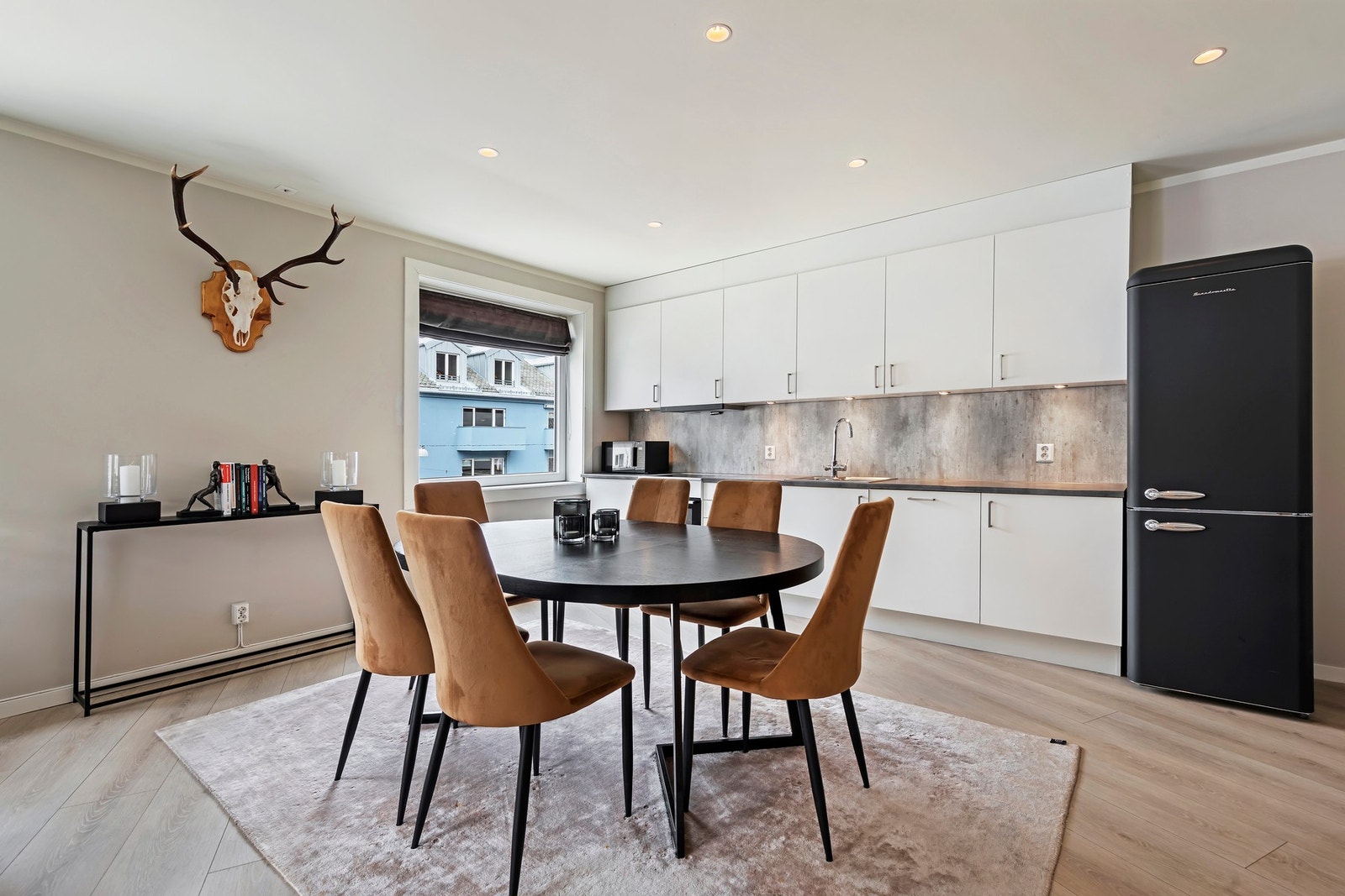 Lyst og fint kjøkken Galleribilde